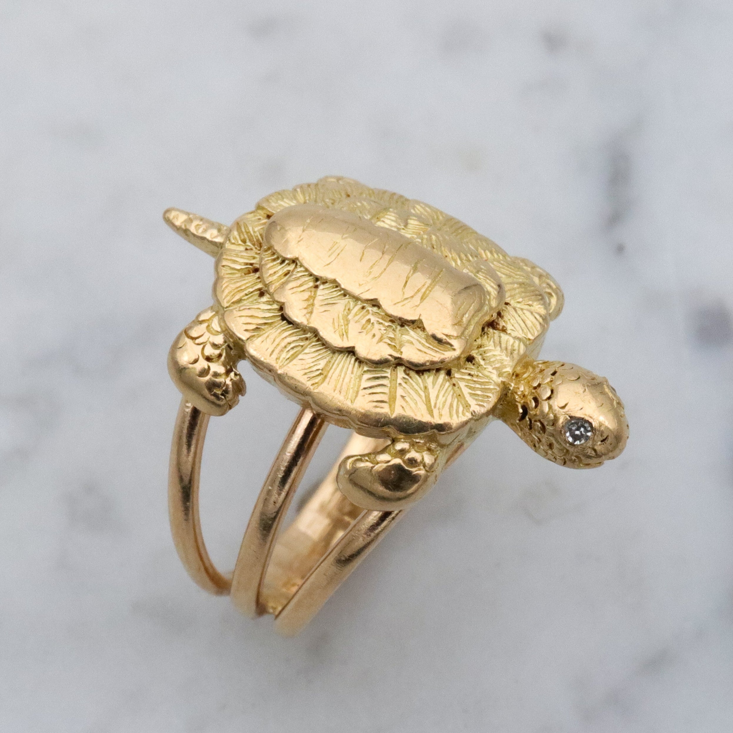 Vintage 18k gold & diamond figural sea turtle ring, size 6