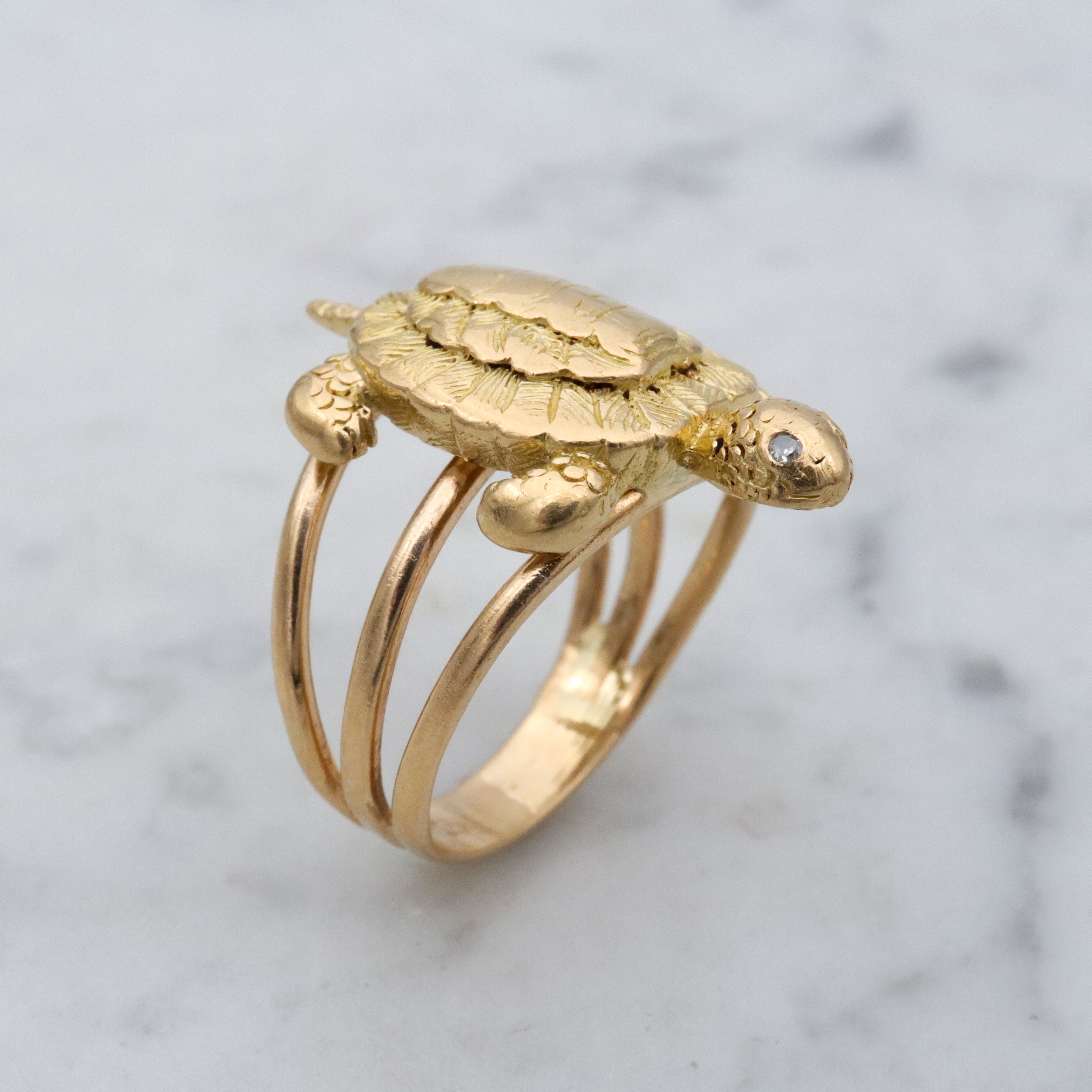 Vintage 18k gold & diamond figural sea turtle ring, size 6