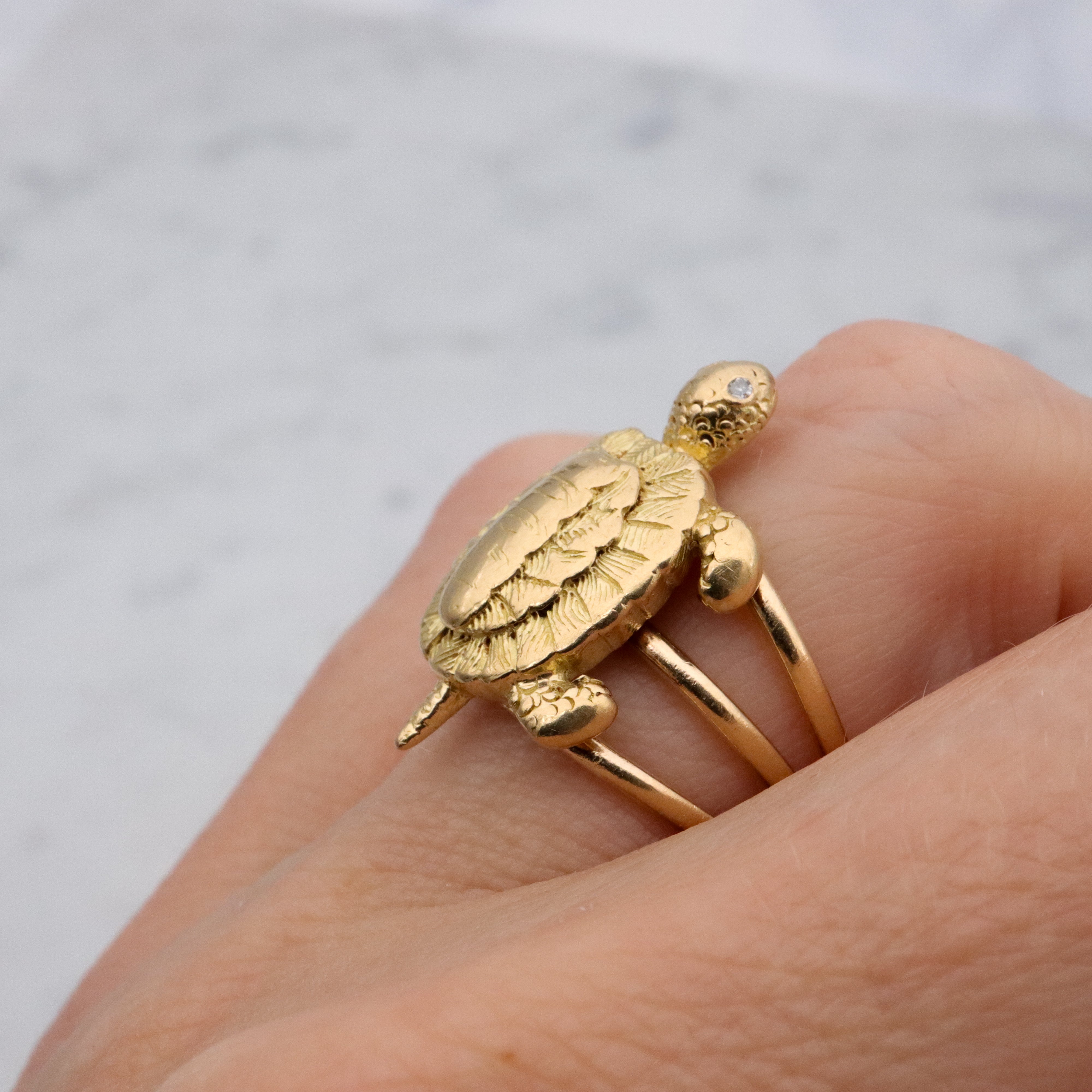 Vintage 18k gold & diamond figural sea turtle ring, size 6