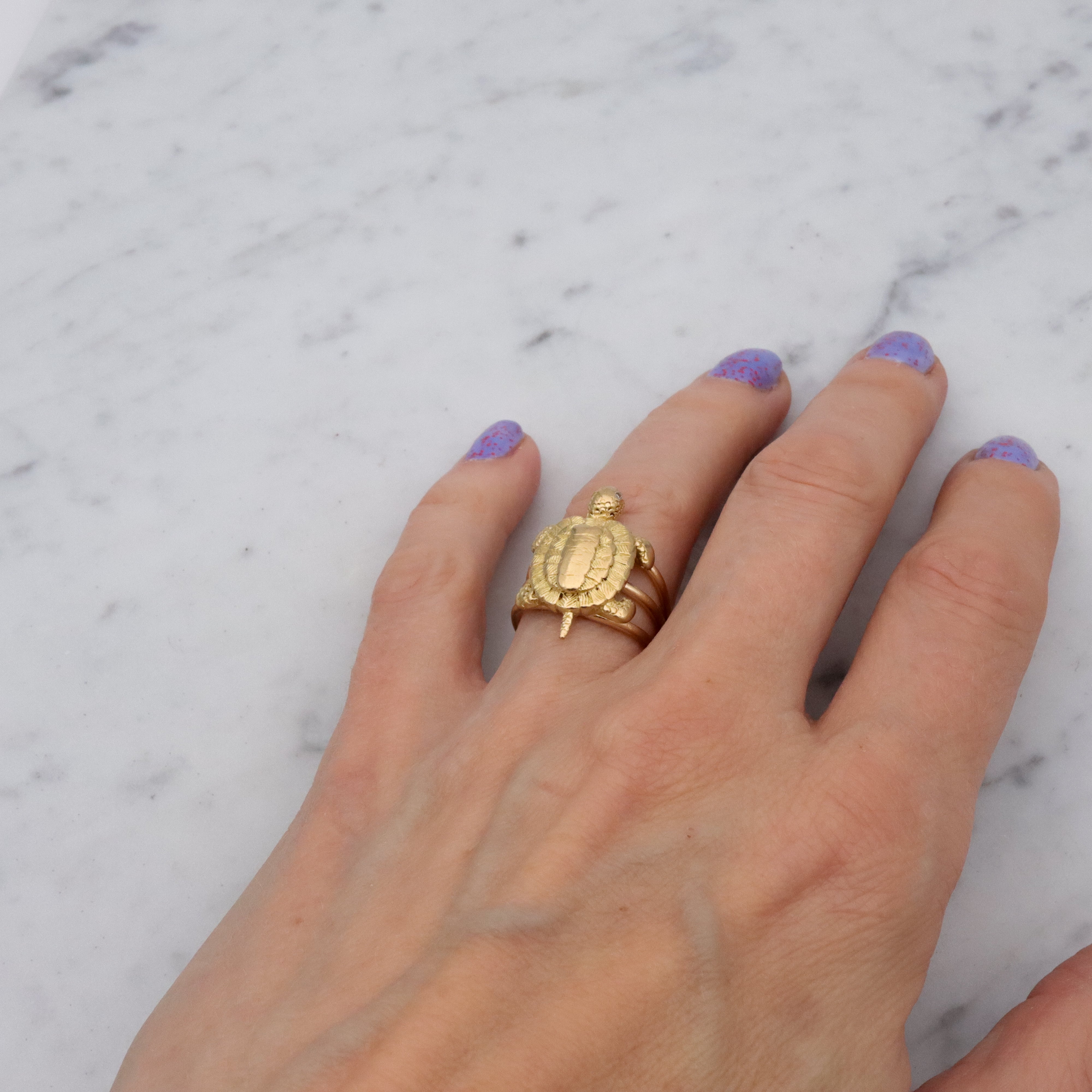 Vintage 18k gold & diamond figural sea turtle ring, size 6