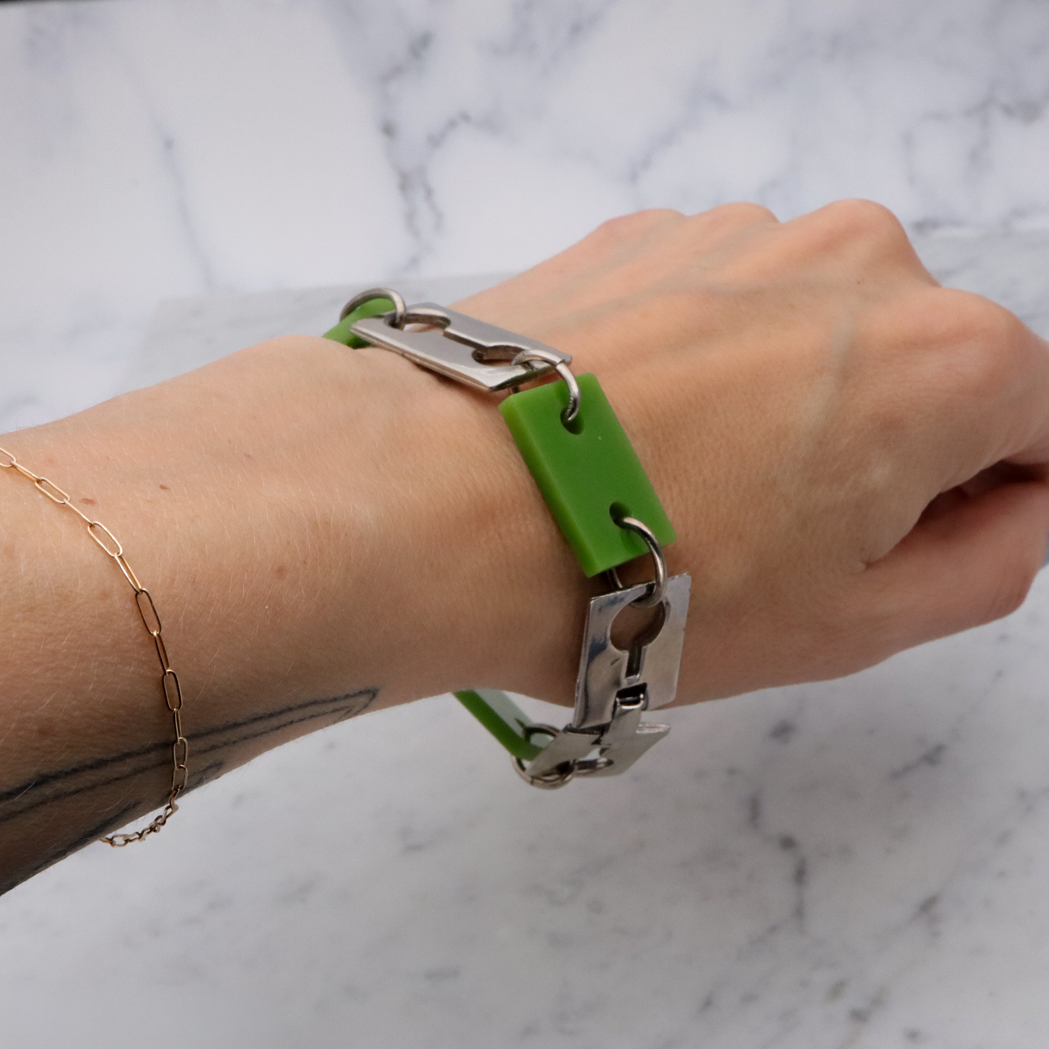 Mid Century Celebrity N.Y. lime green & silver tone razor blade style link bracelet