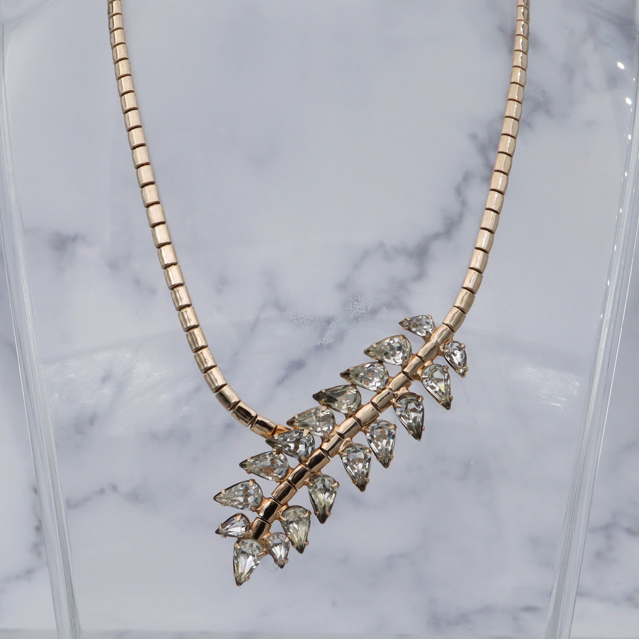 Retro gold plated rhinestone leaves lariat style necklace