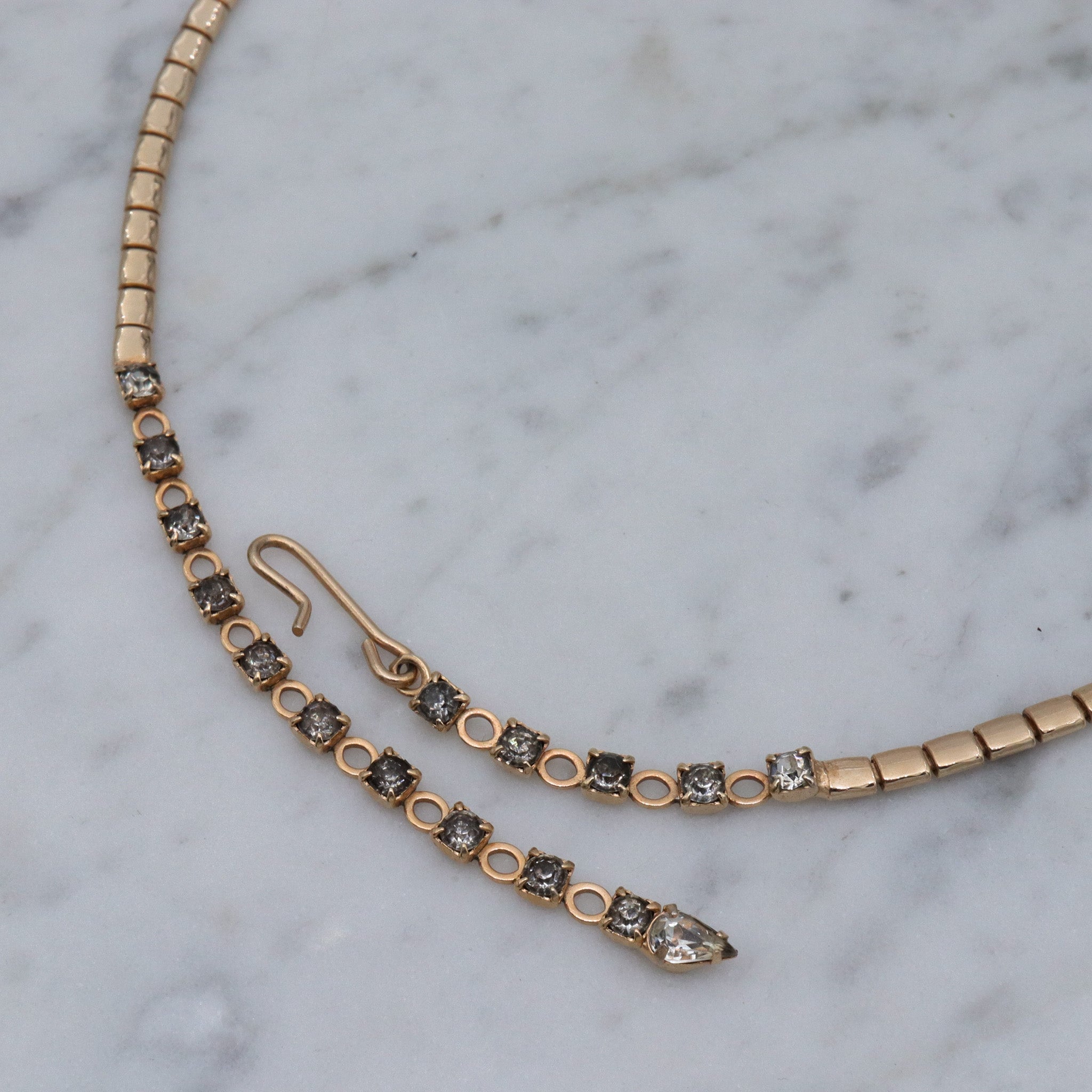 Retro gold plated rhinestone leaves lariat style necklace