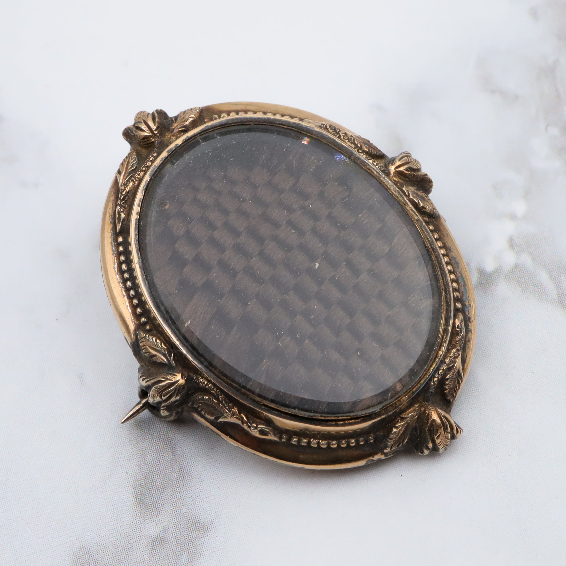 Antique Victorian 10k gold mourning locket brooch