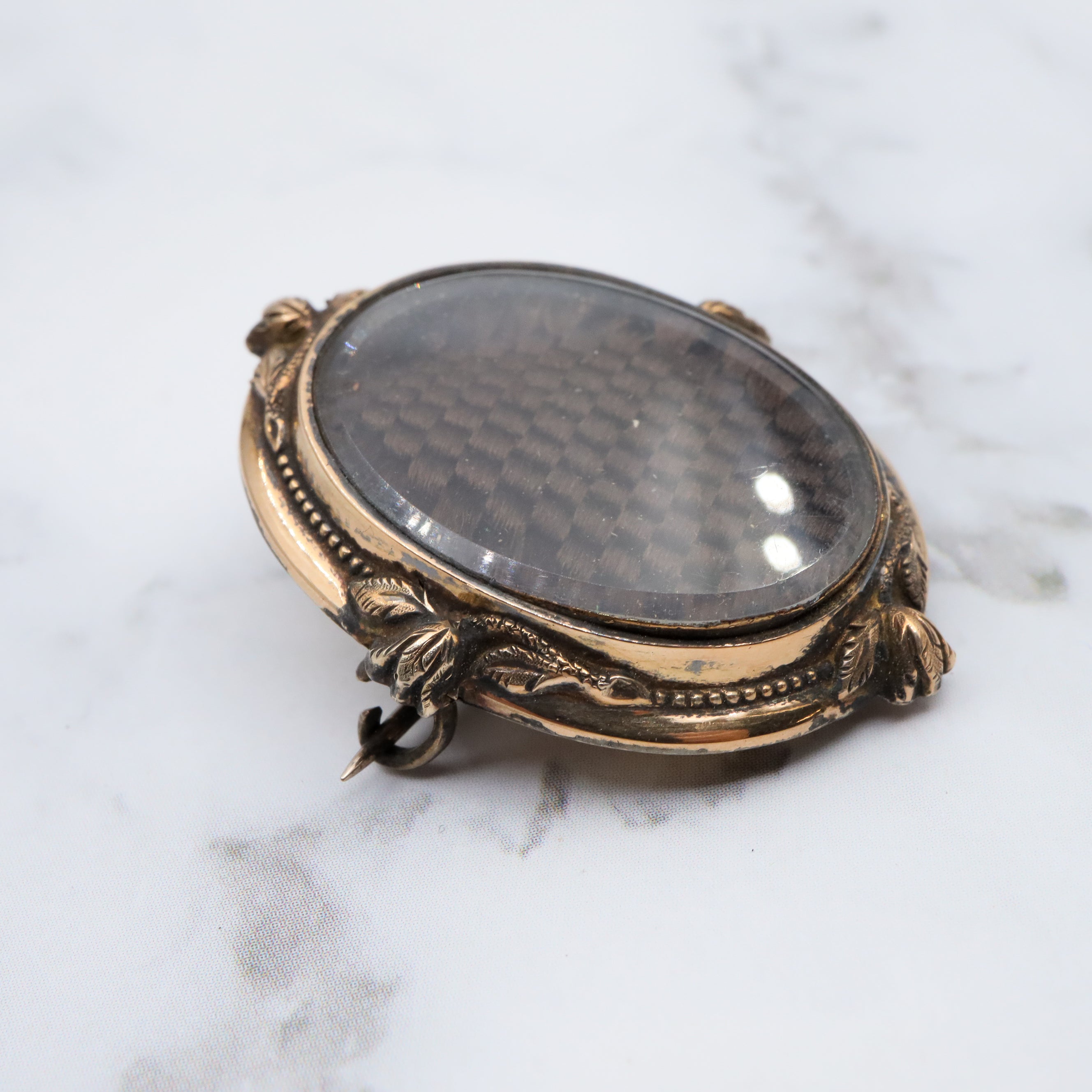 Antique Victorian 10k gold mourning locket brooch