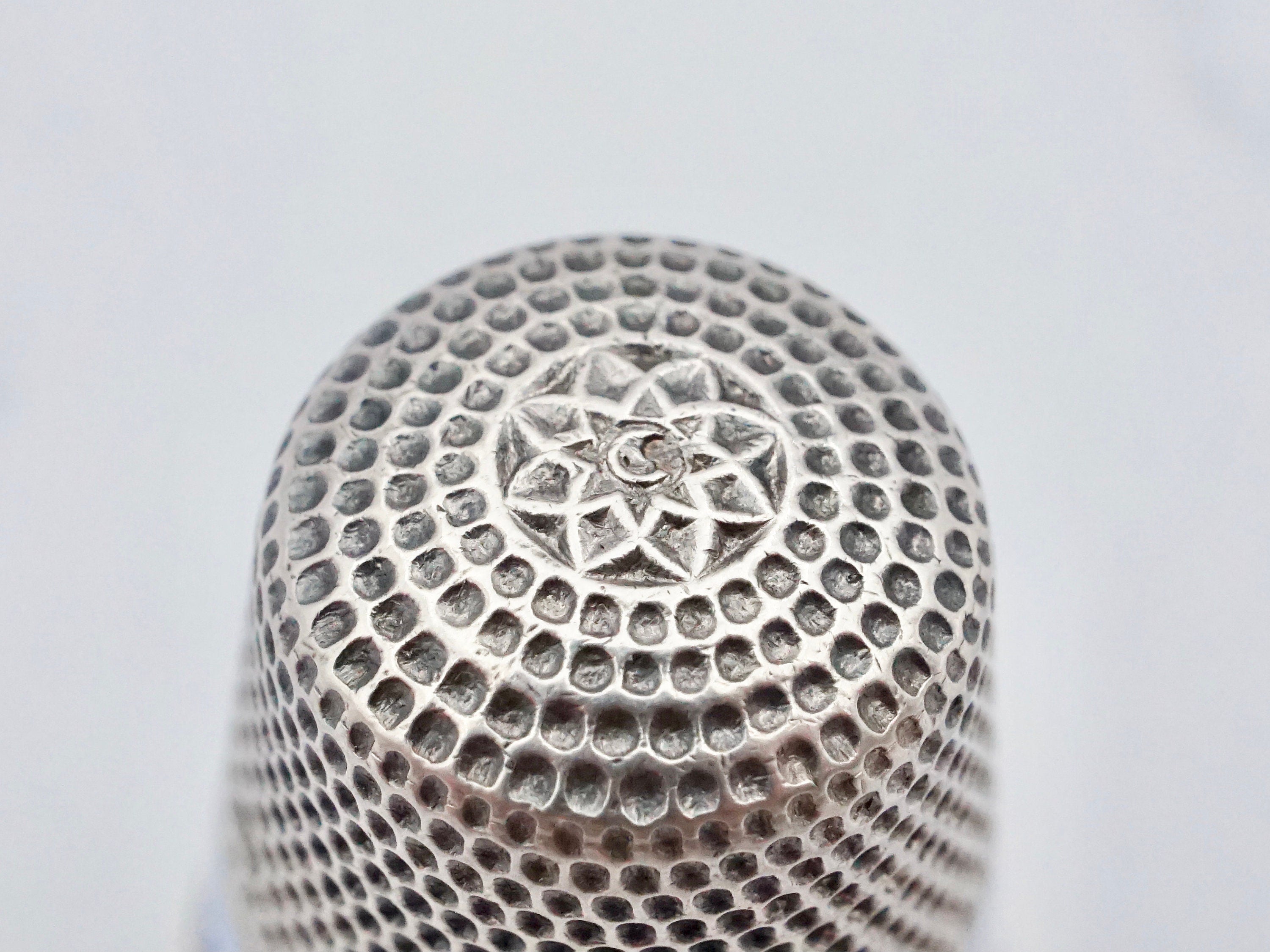 Antique Victorian .935 silver thimble w/ Dutch Delft enamel