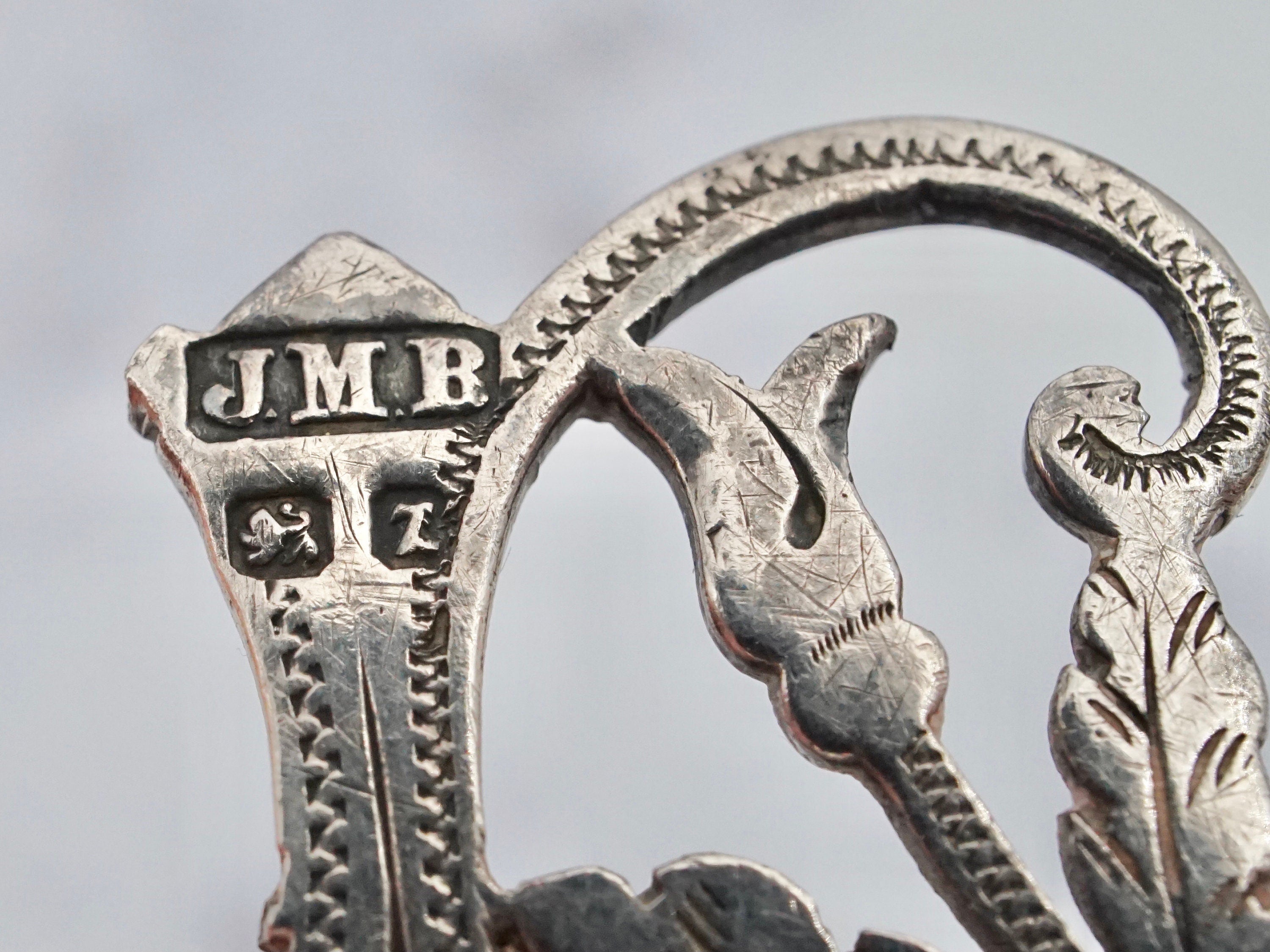 1899 John Milward Banks Birmingham sterling hand-engraved large 2-piece buckle