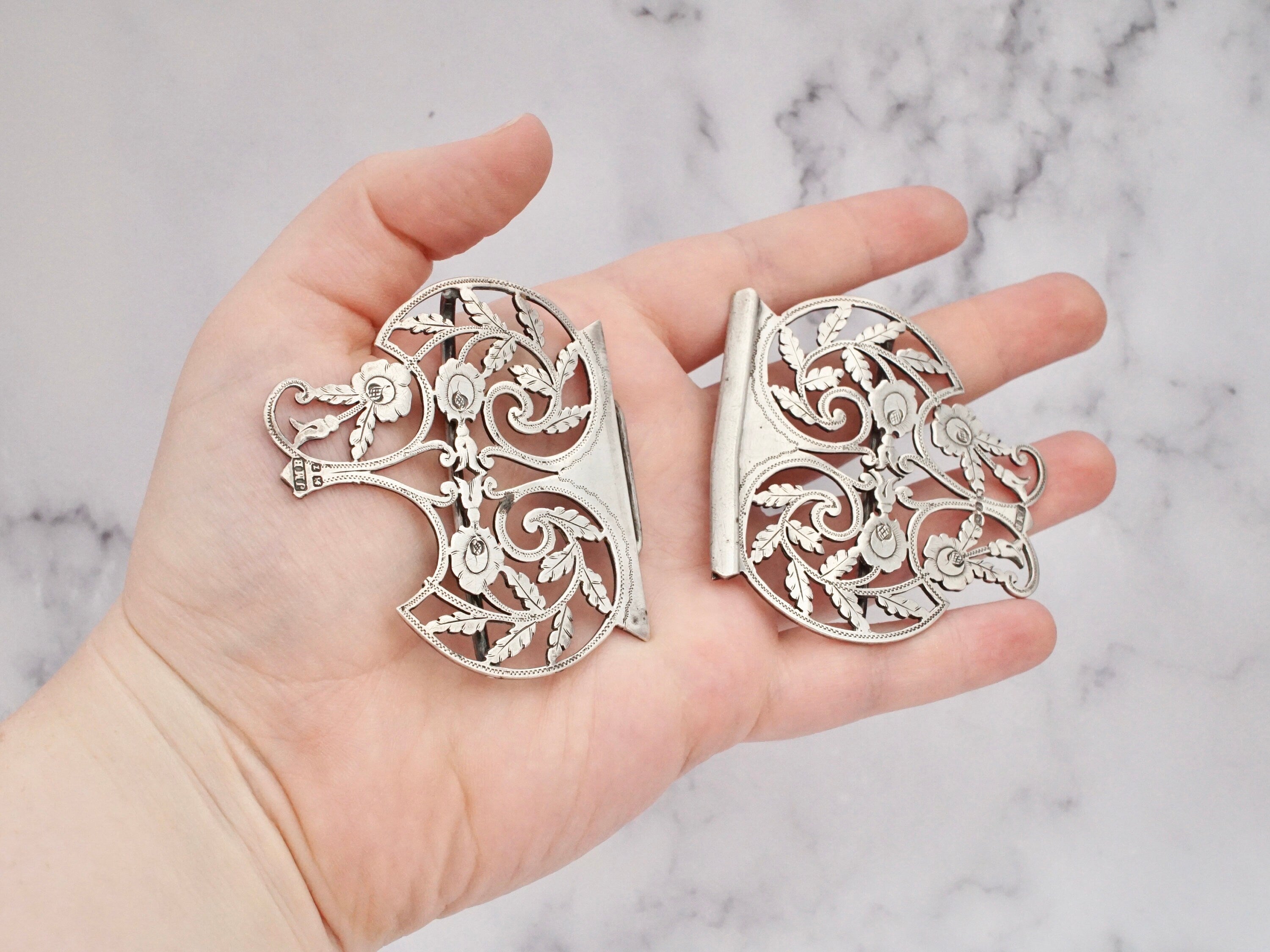 1899 John Milward Banks Birmingham sterling hand-engraved large 2-piece buckle