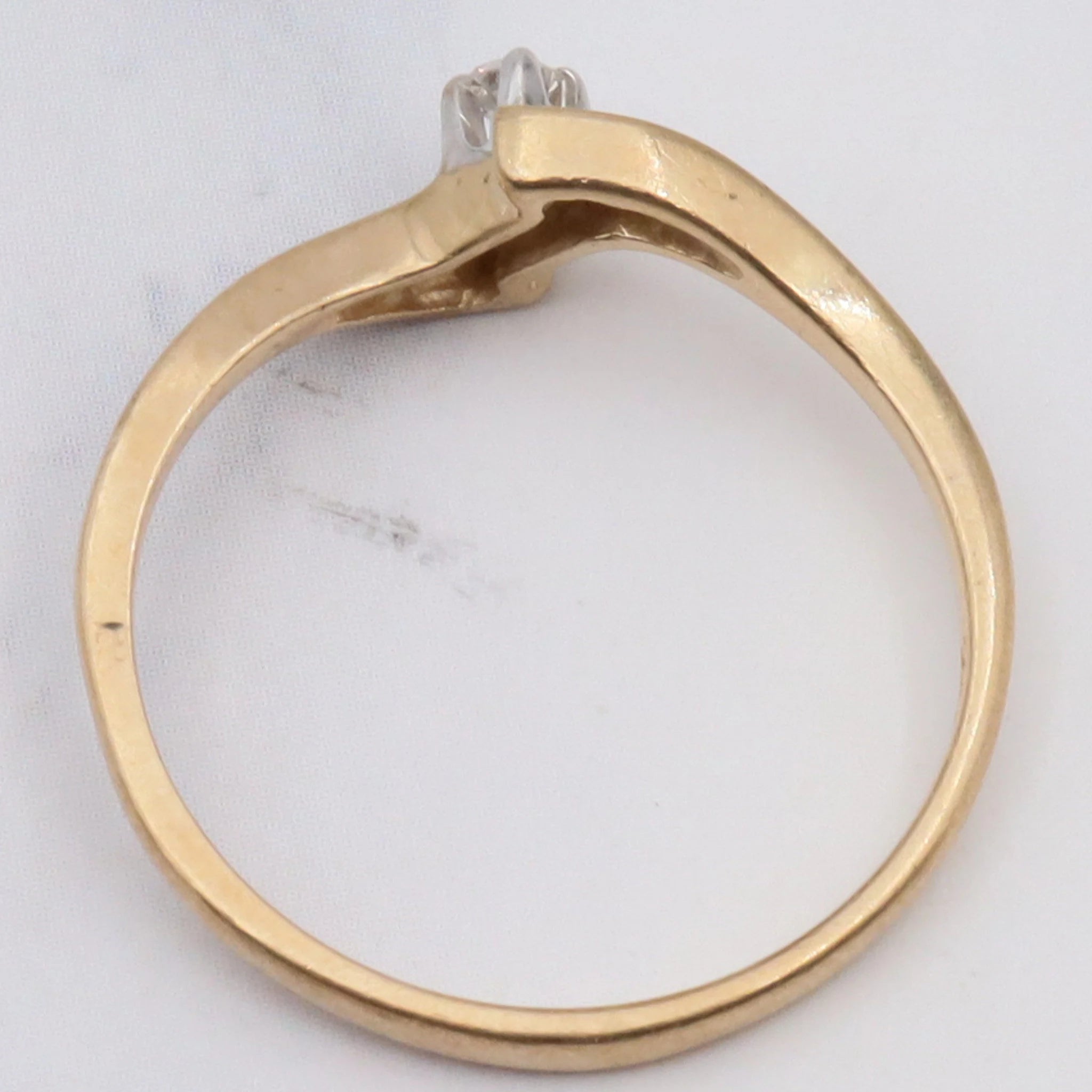 Vintage retro 10k gold and diamond ring - size 6 1/2