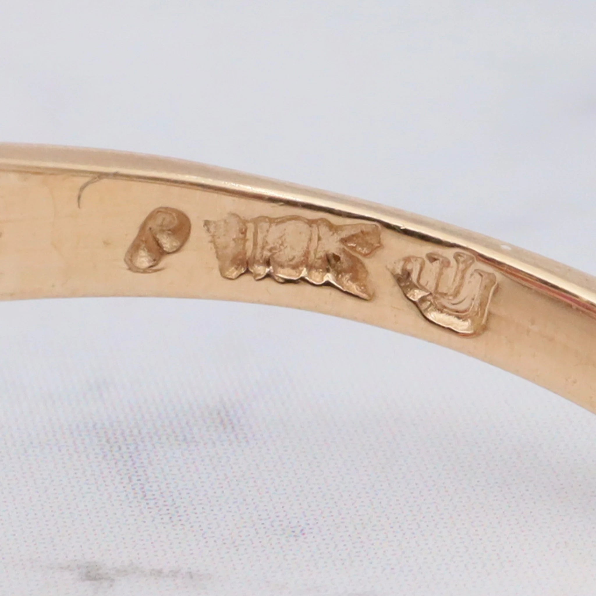 Vintage Retro 10K Gold Crescent Moon Carved Synthetic Ruby and Pearl Ring - Size 6.5