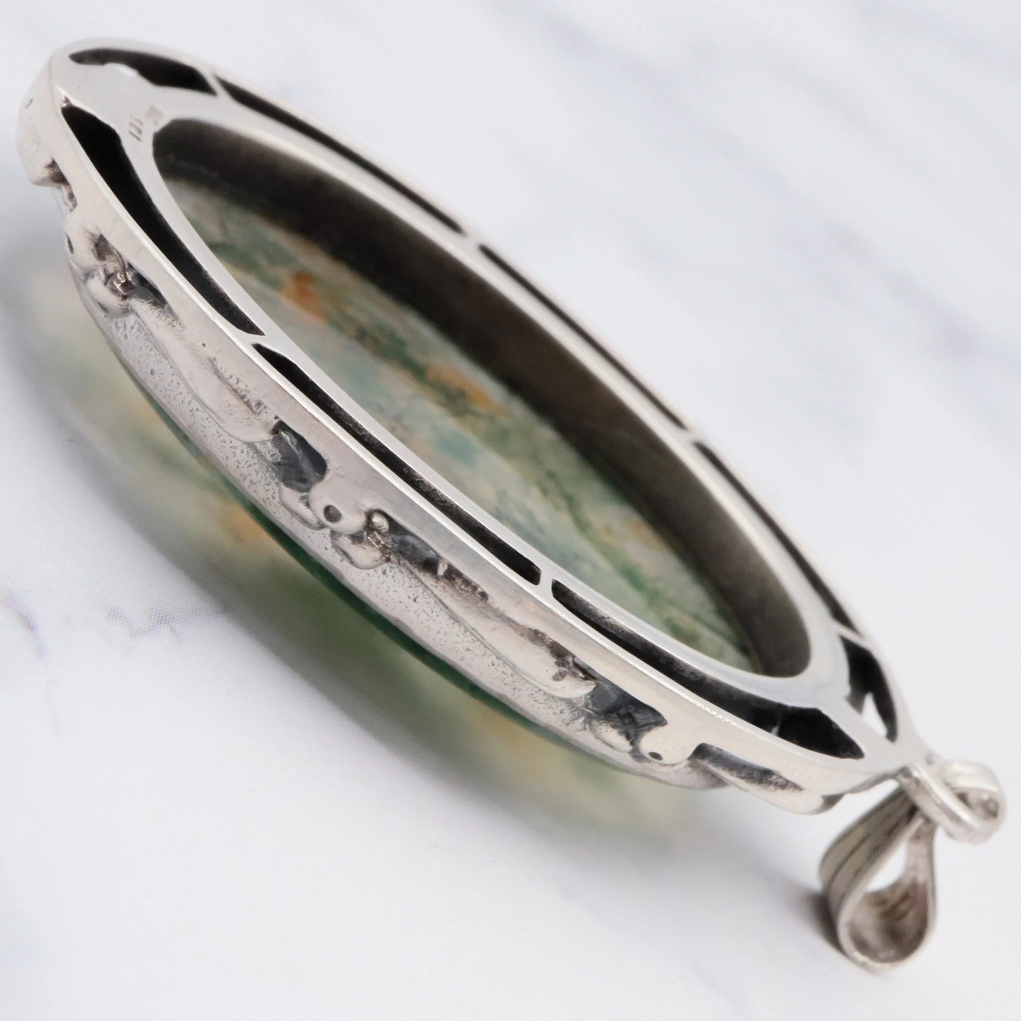 Mid Century 1978 English sterling silver moss agate pendant