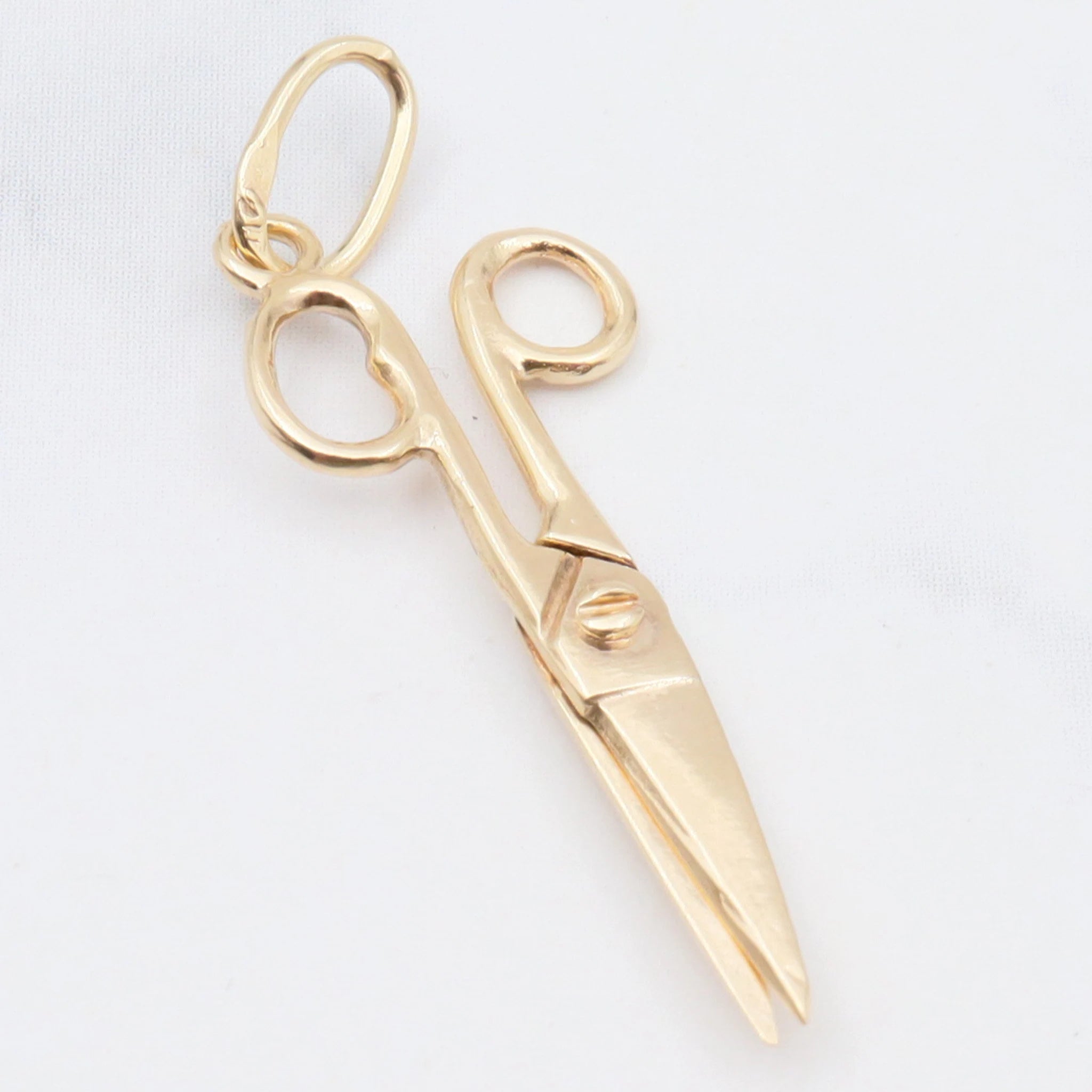 Vintage moving 14k gold sewing scissors charm