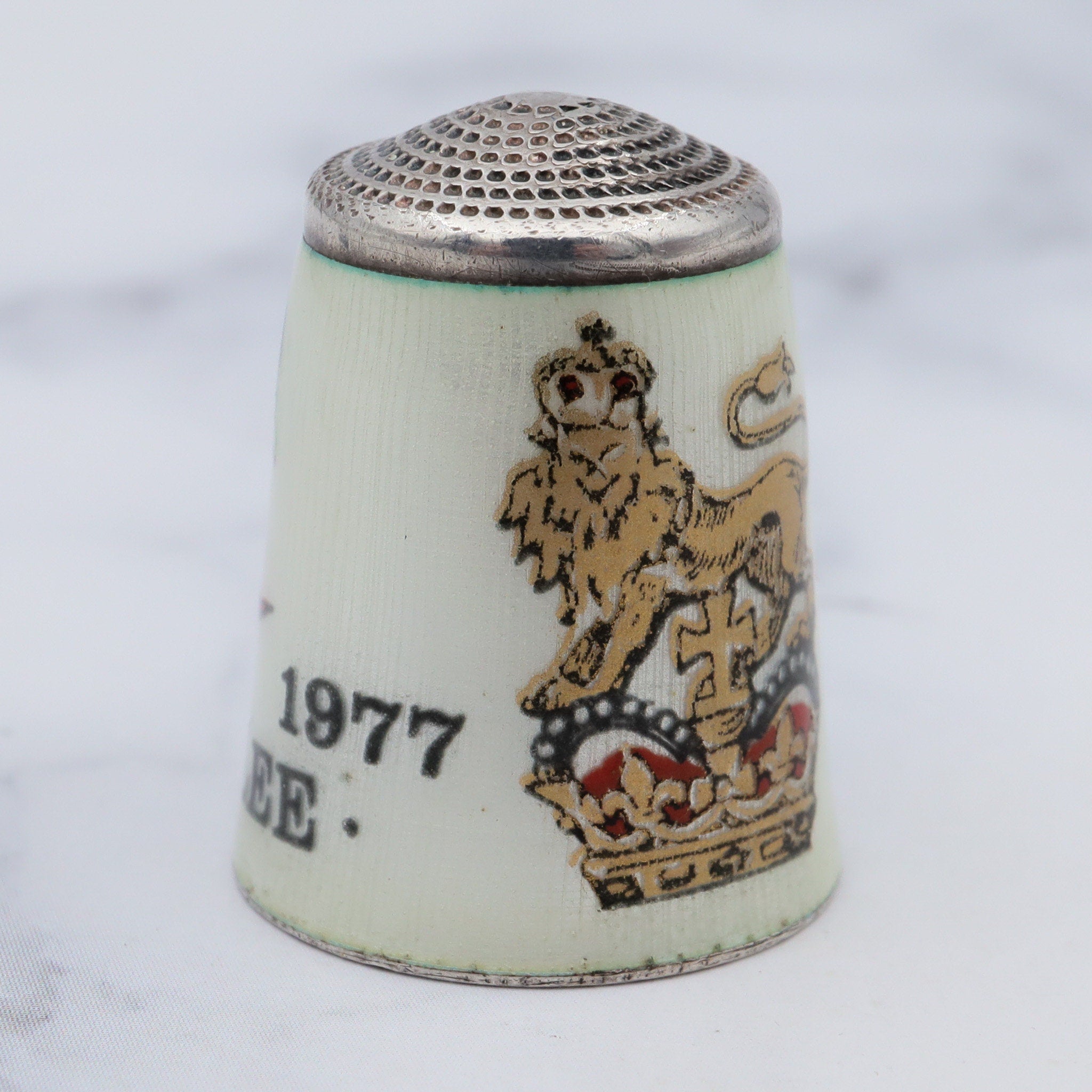 Vintage 1977 silver jubilee sterling & enamel English commemorative thimble