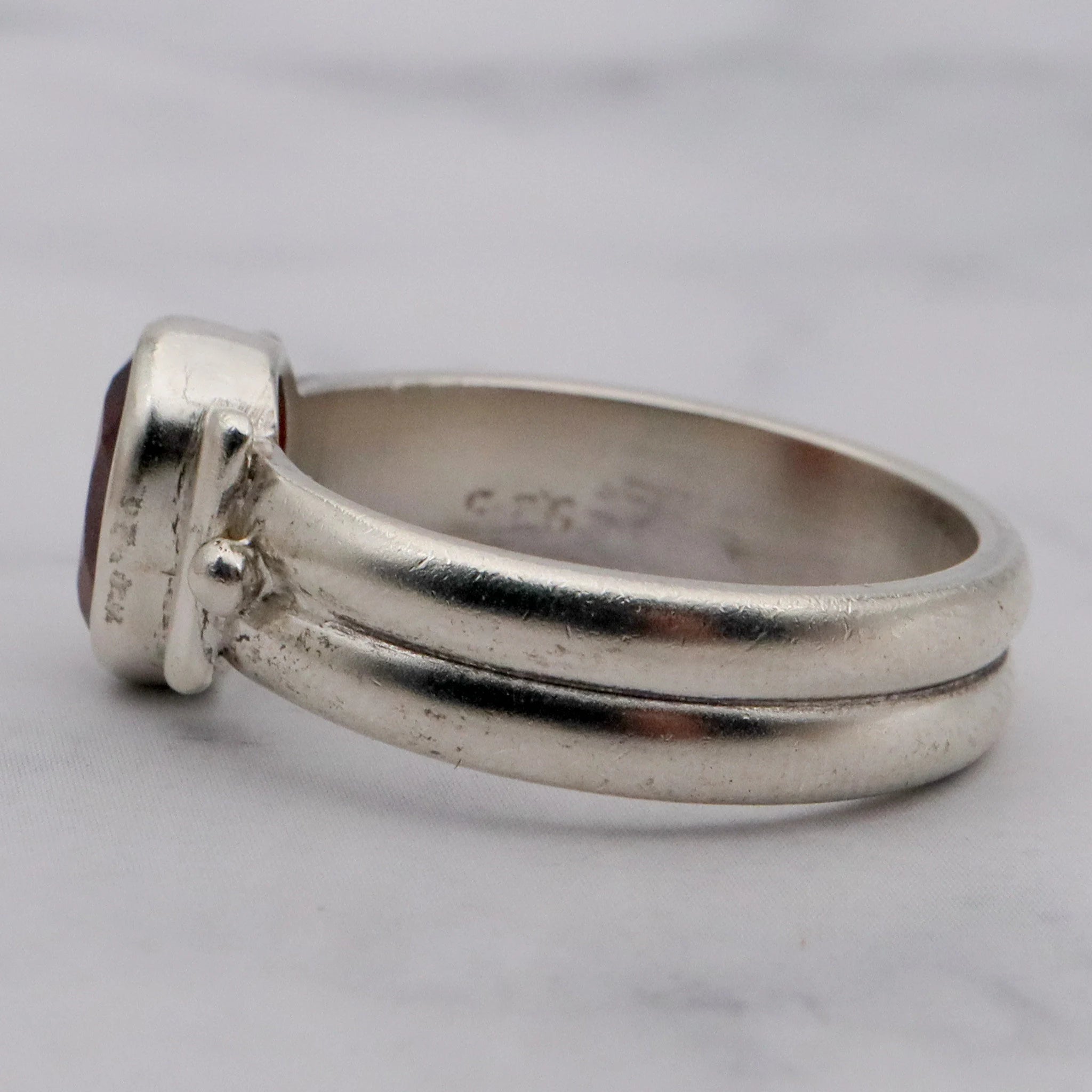 Vintage Modern sterling & garnet ring, sz 6.5