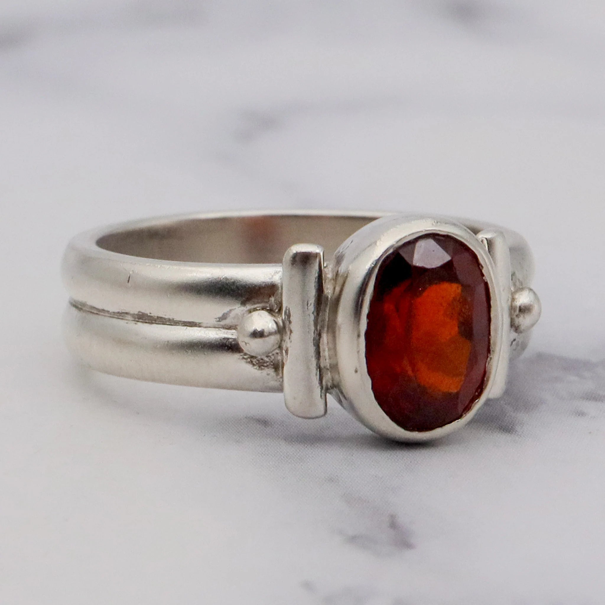 Vintage Modern sterling & garnet ring, sz 6.5