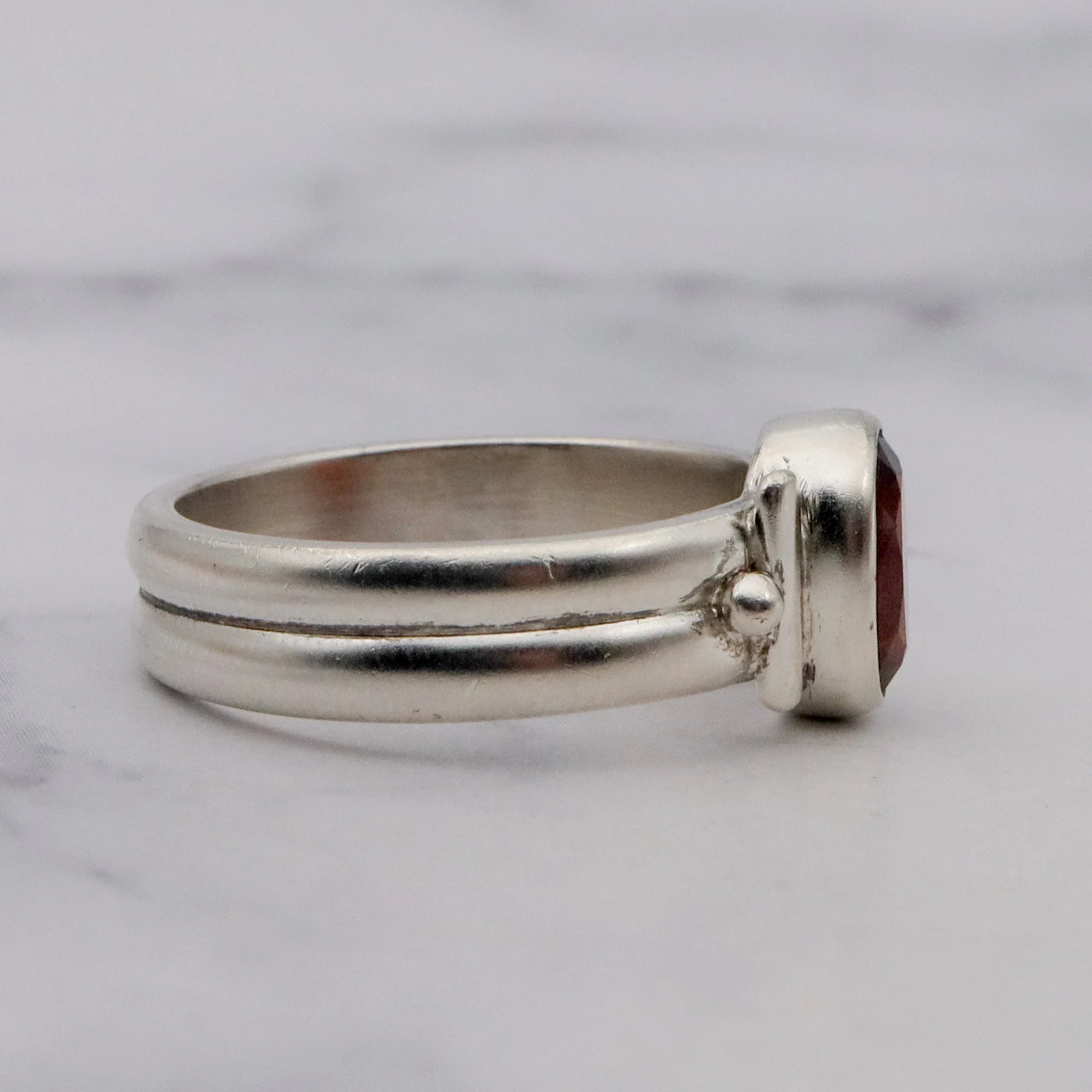 Vintage Modern sterling & garnet ring, sz 6.5