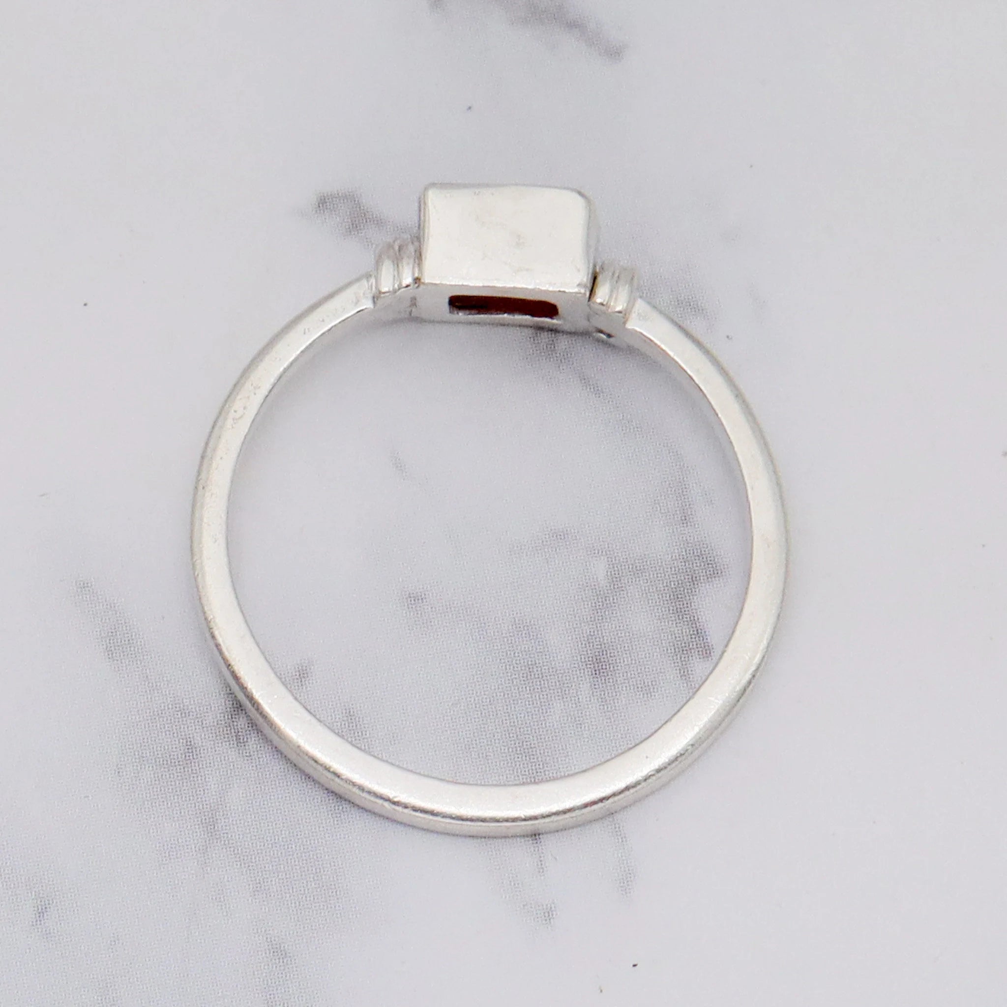 Simple Vintage Modern sterling & garnet ring, sz 8