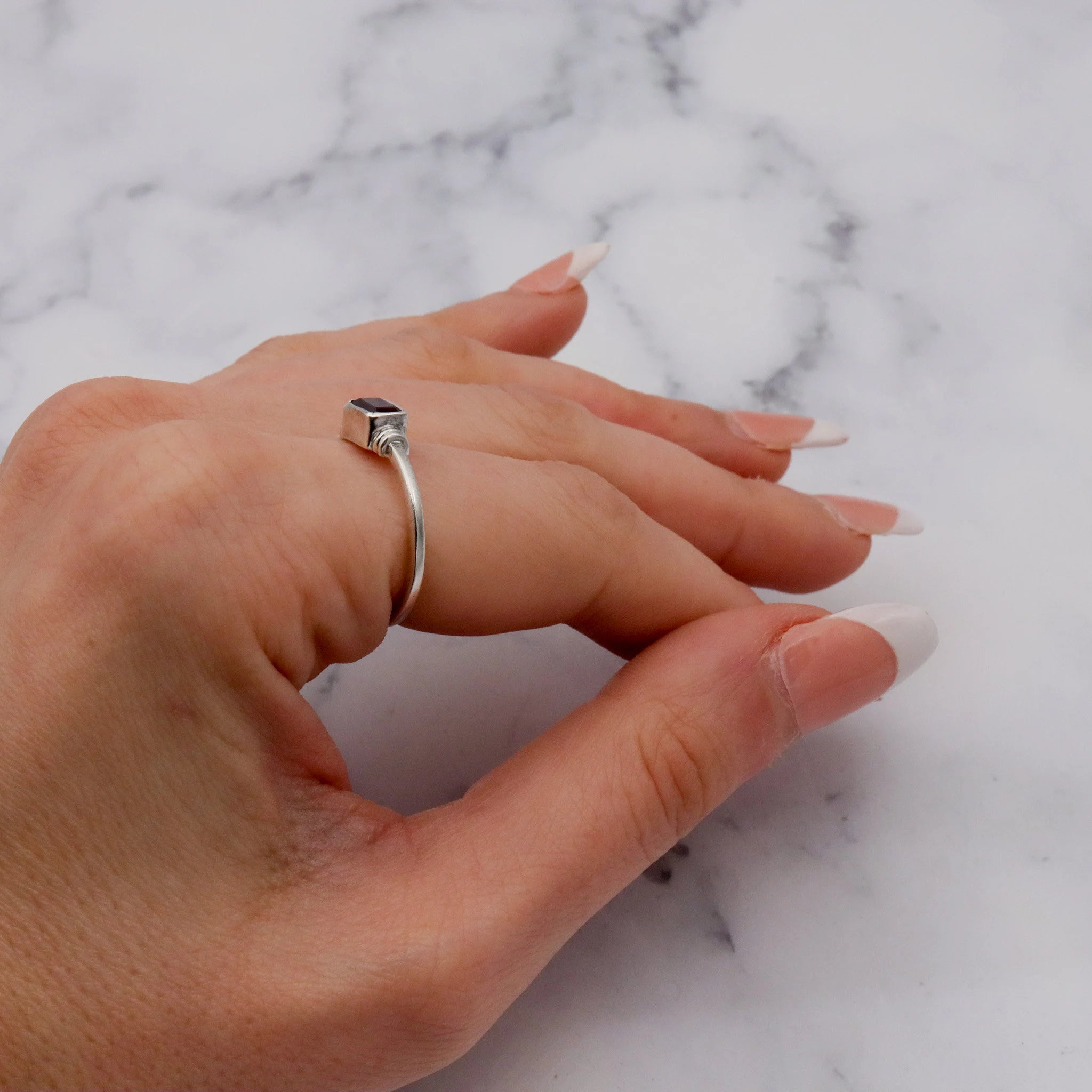 Simple Vintage Modern sterling & garnet ring, sz 8