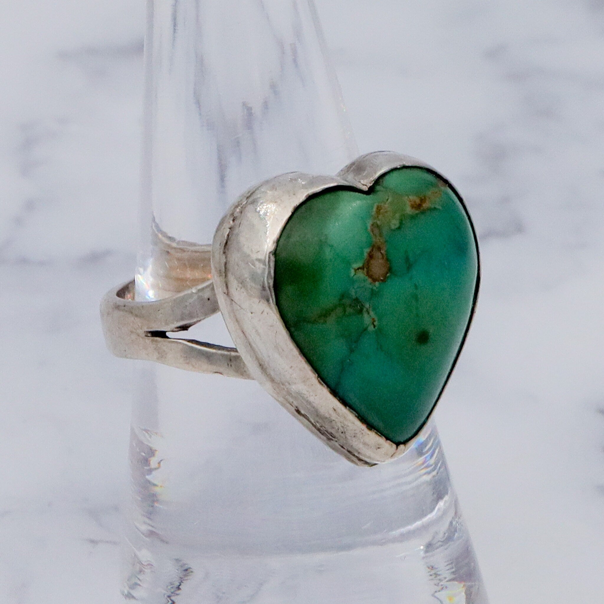Vintage handmade Native American sterling silver & green turquoise ring, sz 8