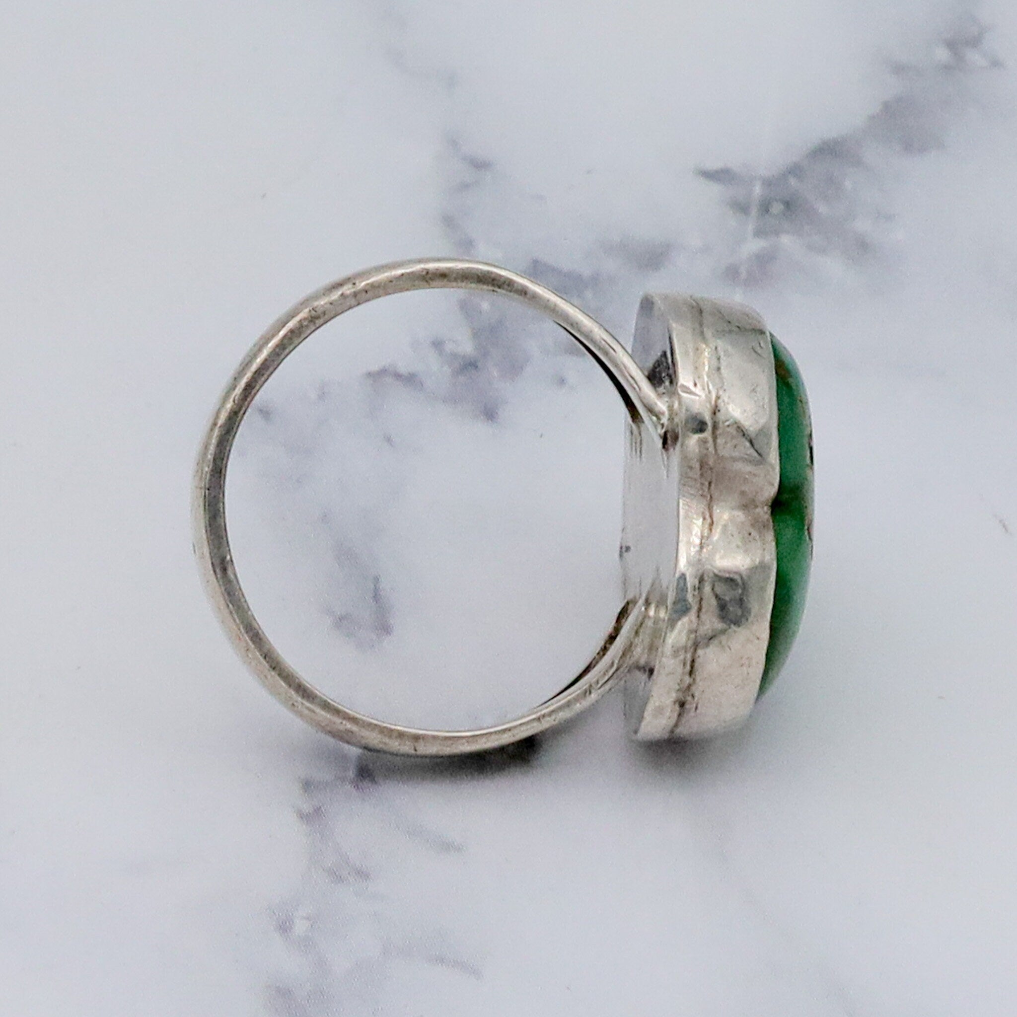 Vintage handmade Native American sterling silver & green turquoise ring, sz 8