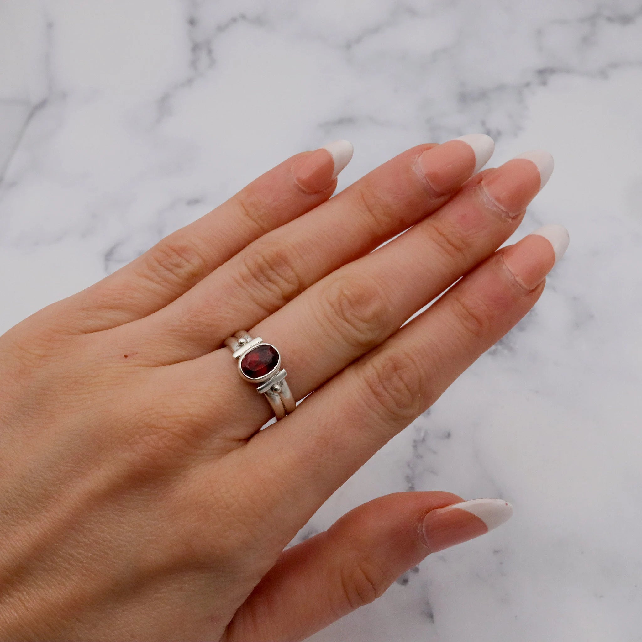 Vintage Modern sterling & garnet ring, sz 6.5