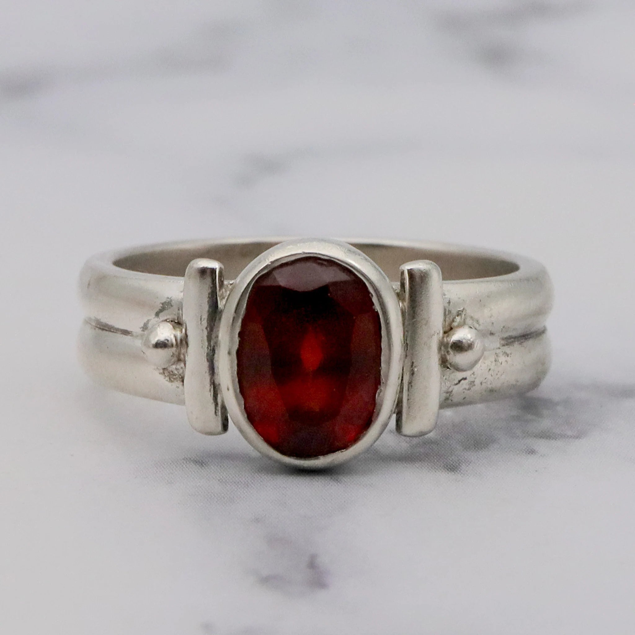 Vintage Modern sterling & garnet ring, sz 6.5