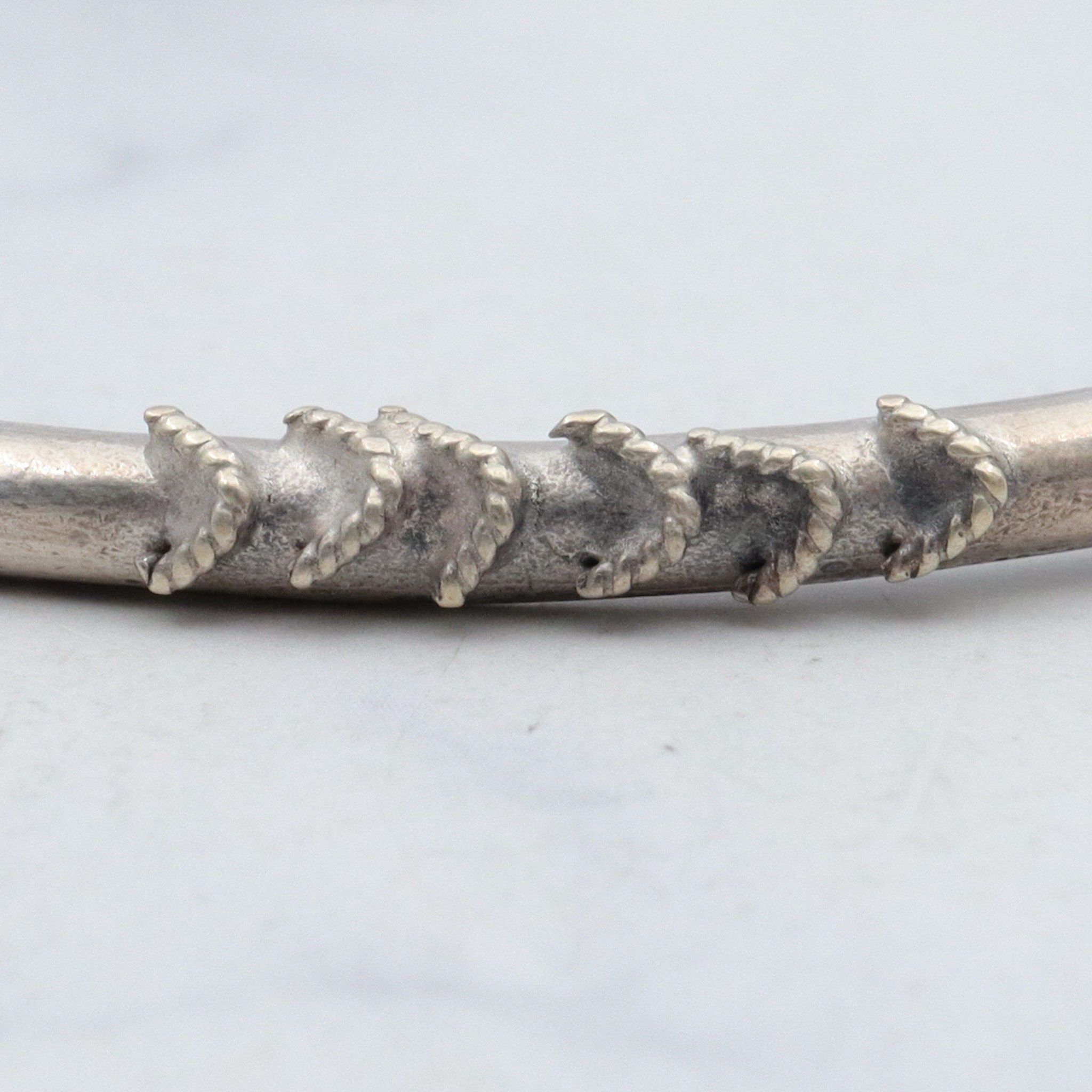 Vintage sterling chevron design bangle bracelet