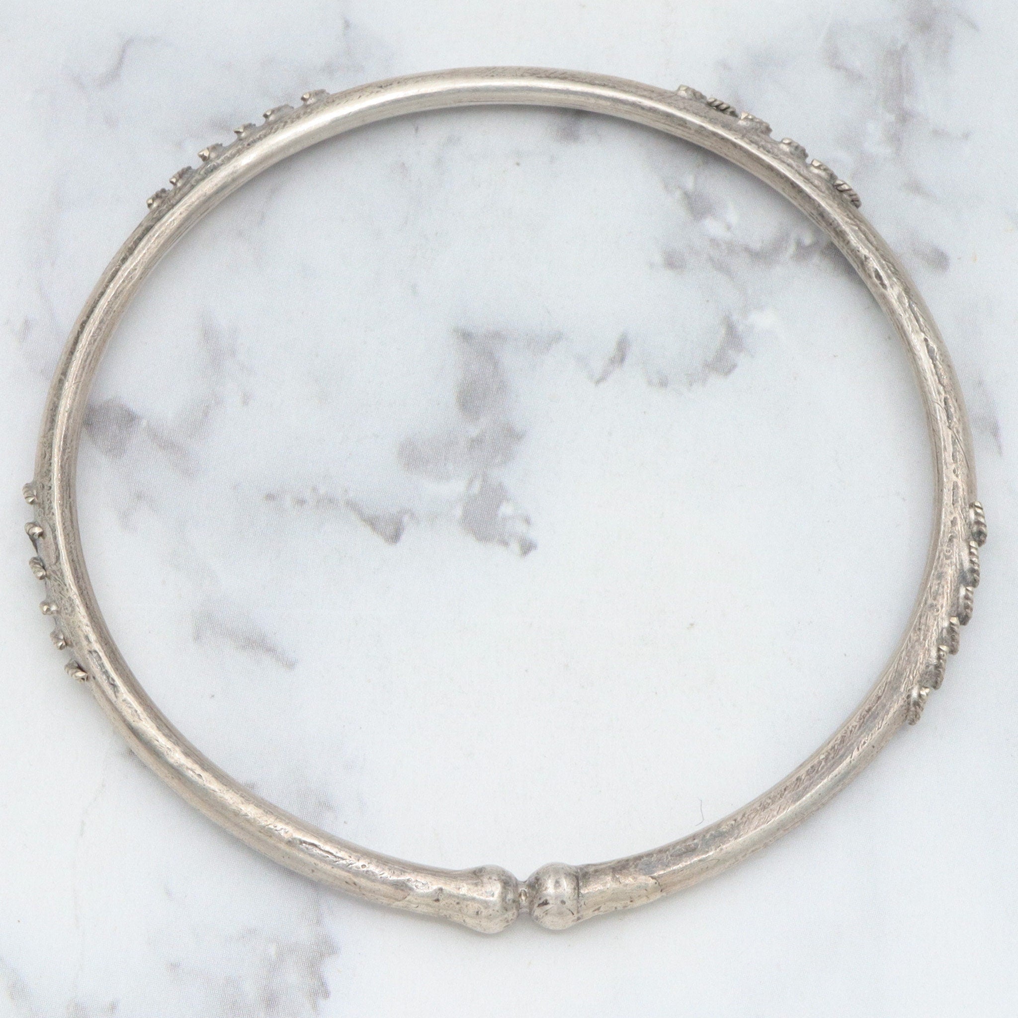 Vintage sterling chevron design bangle bracelet