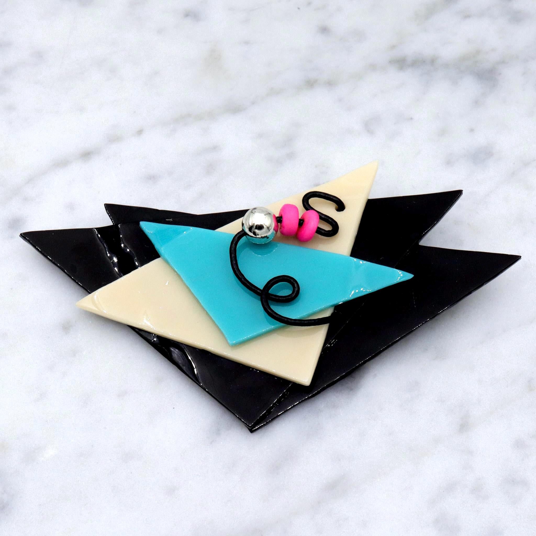 Retro handmade art glass triangular brooch