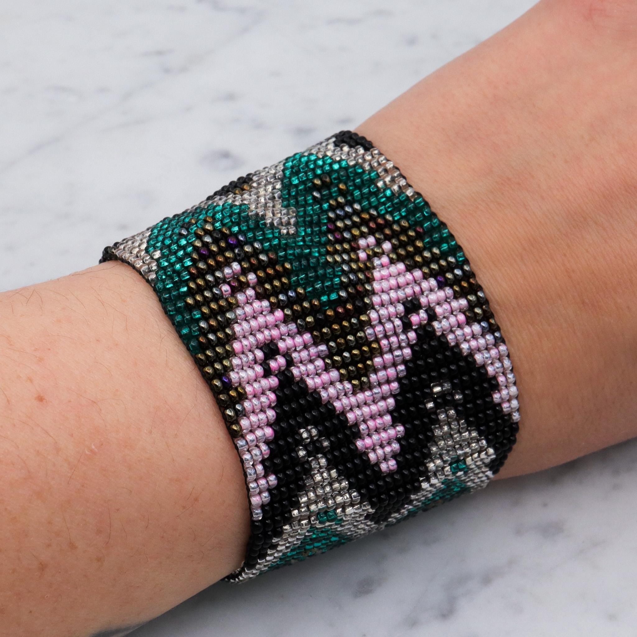 Retro chevron seed bead wide bracelet