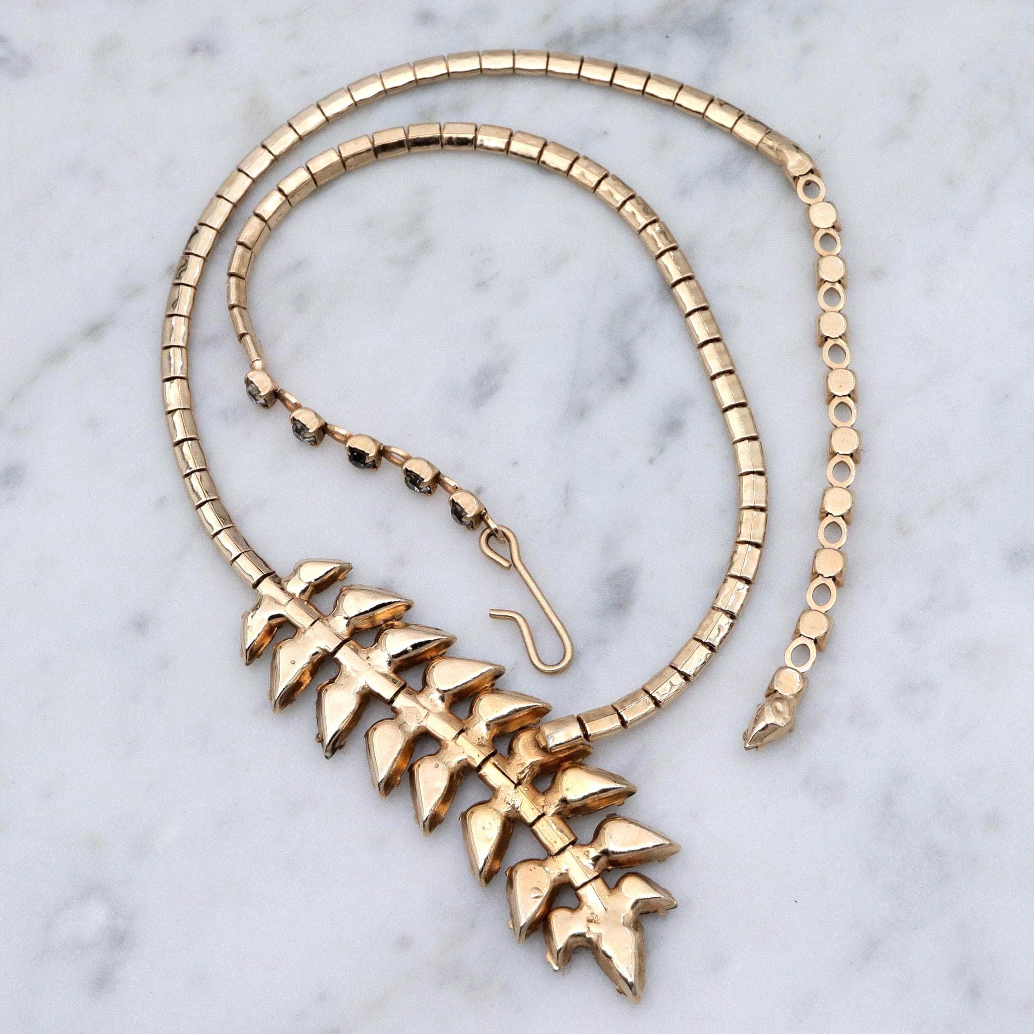 Retro gold plated rhinestone leaves lariat style necklace