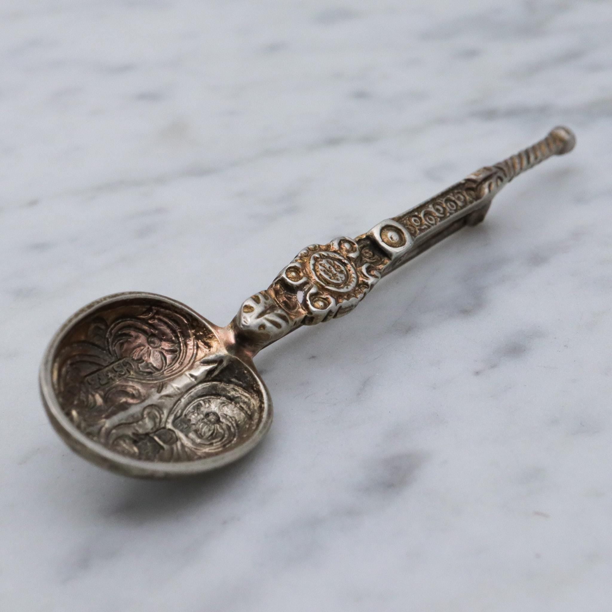 Antique 1910 Cornelius Saunders & Frank Shepherd sterling silver London coronation spoon pin