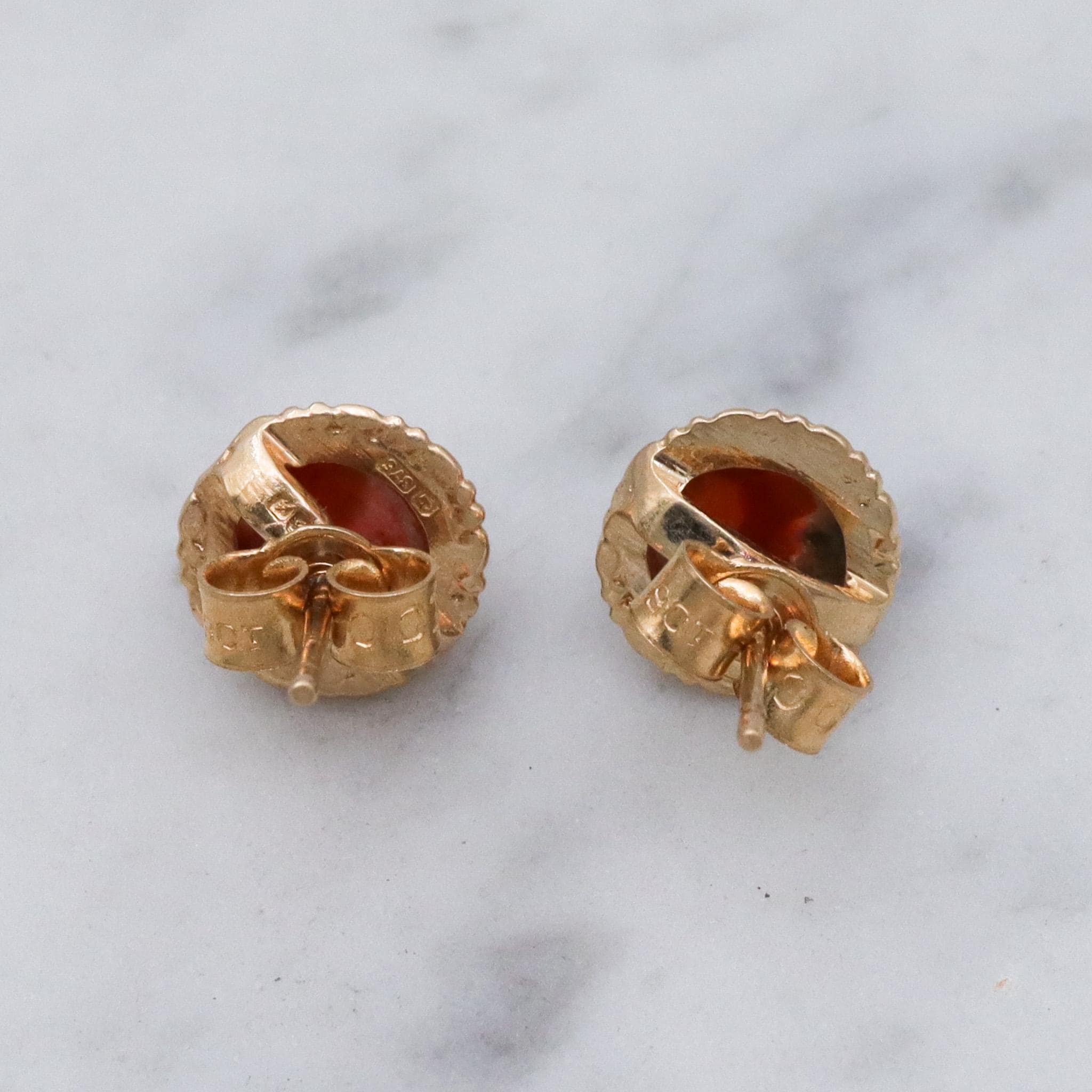 Vintage 9k gold red moss agate stud earrings