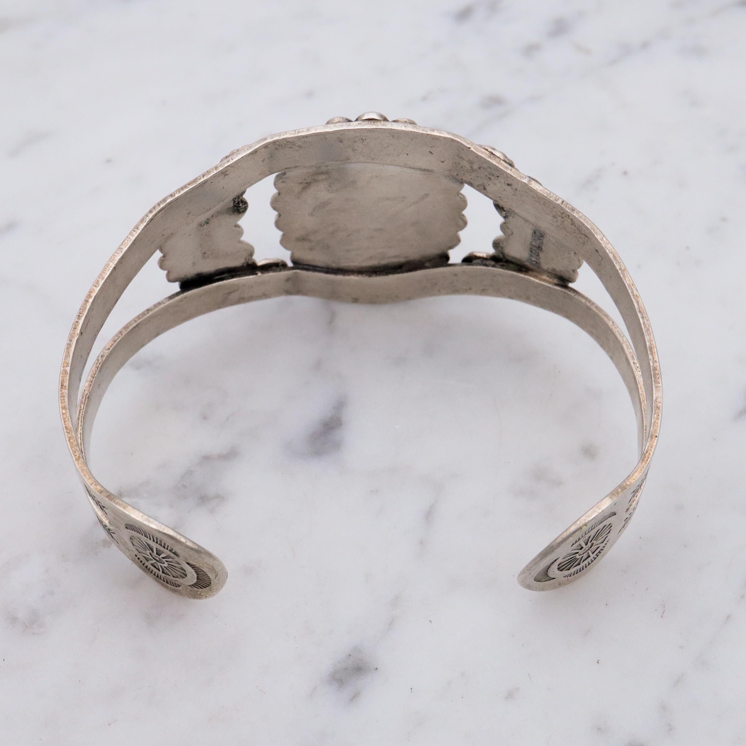 Navajo sterling silver agate cuff bracelet