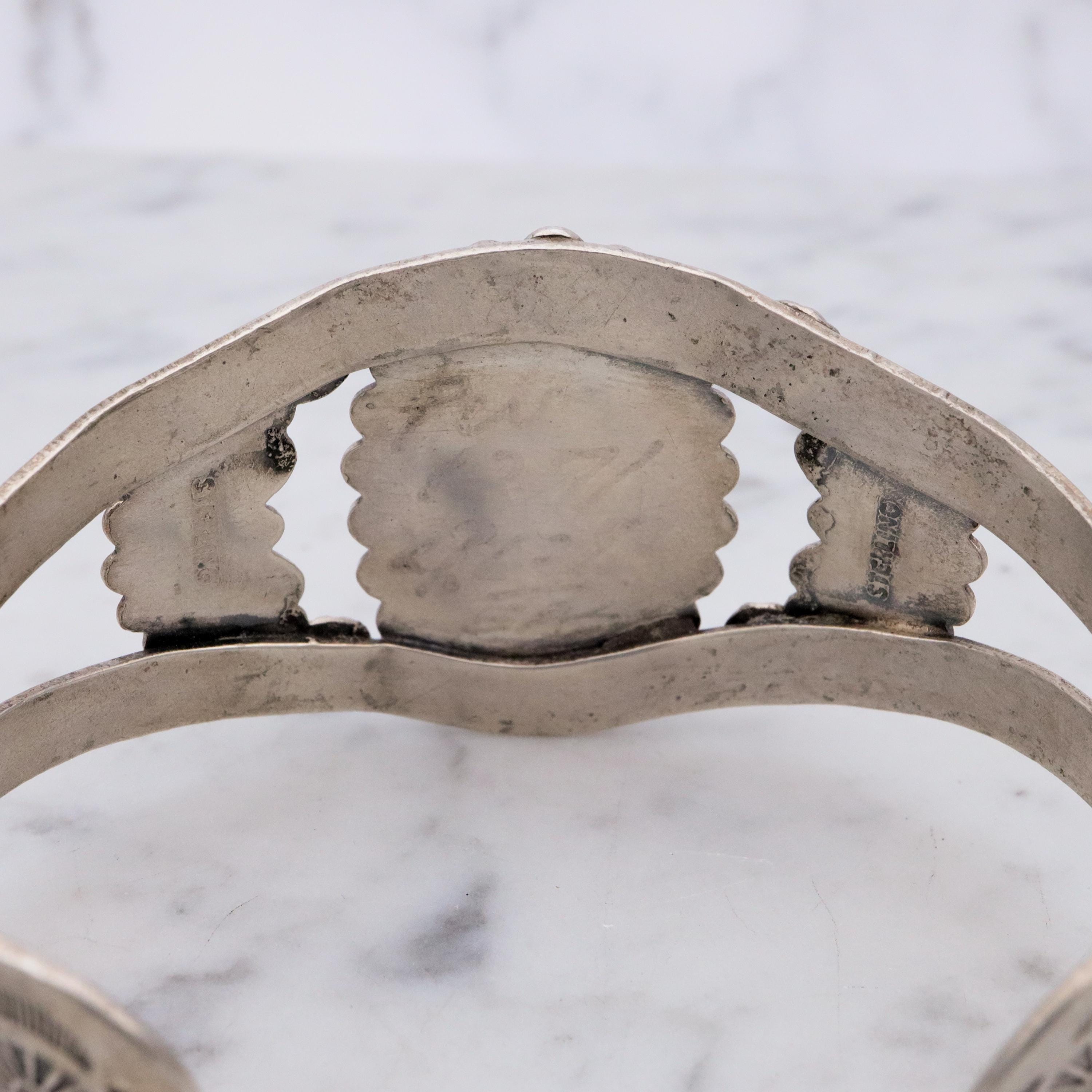 Navajo sterling silver agate cuff bracelet