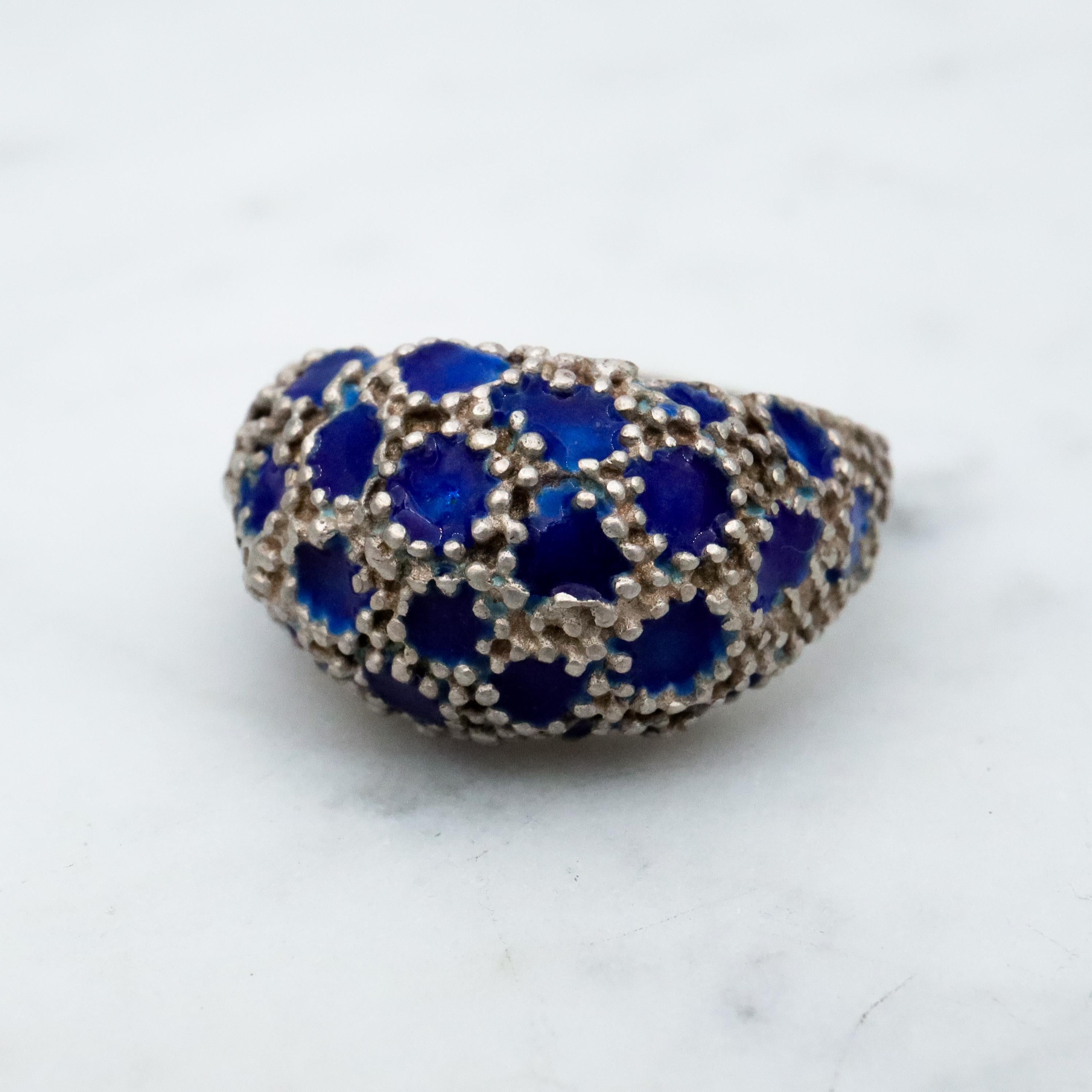 Retro vintage sterling blue enamel dotted domed ring, size 4.75