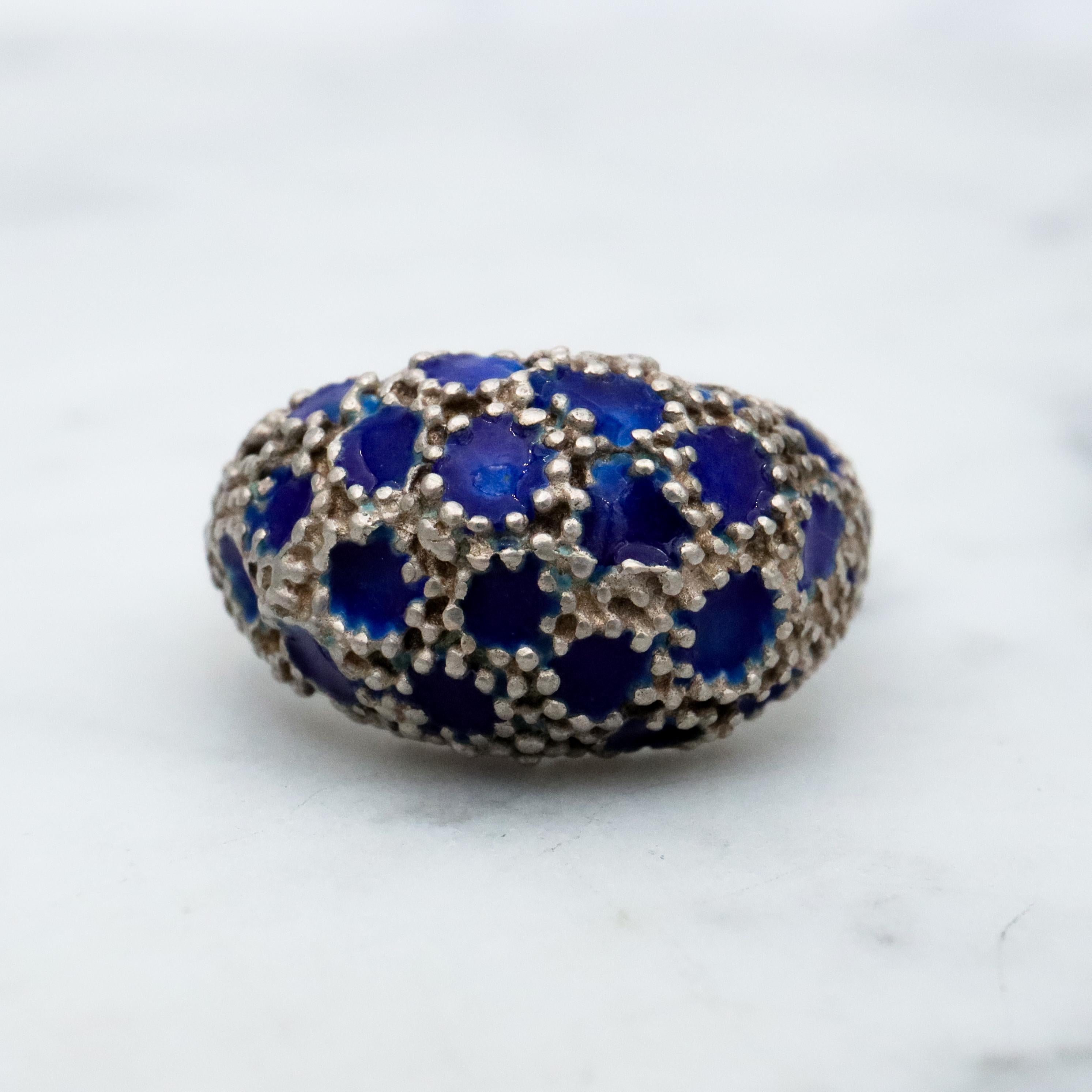 Retro vintage sterling blue enamel dotted domed ring, size 4.75