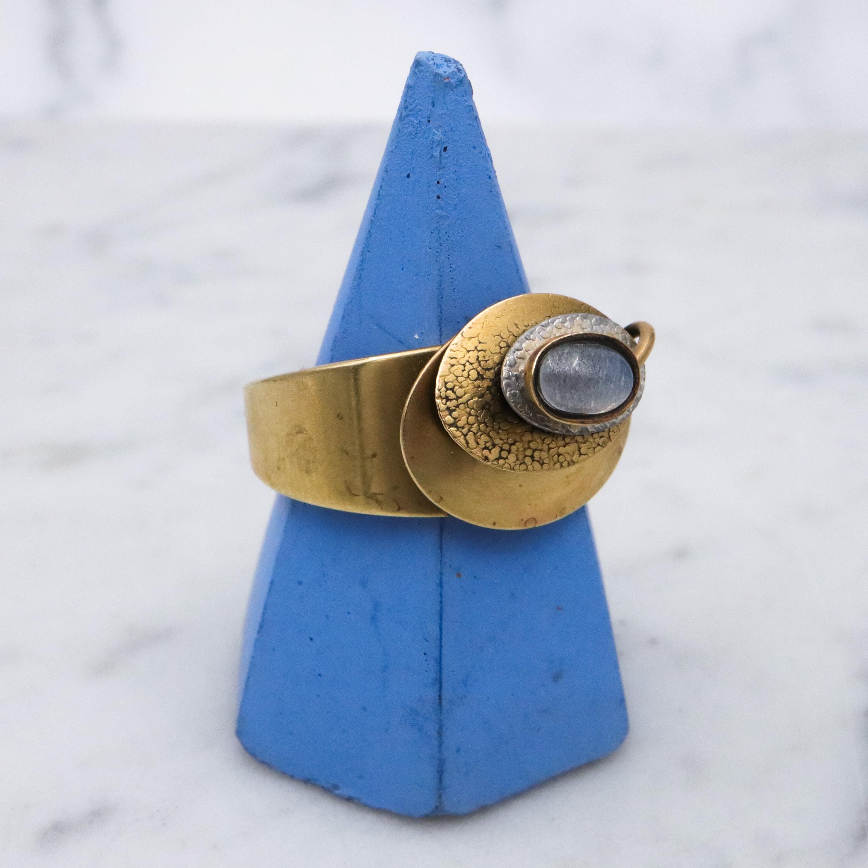 MCM studio artist geometric brass ring w/moonstone, size 10