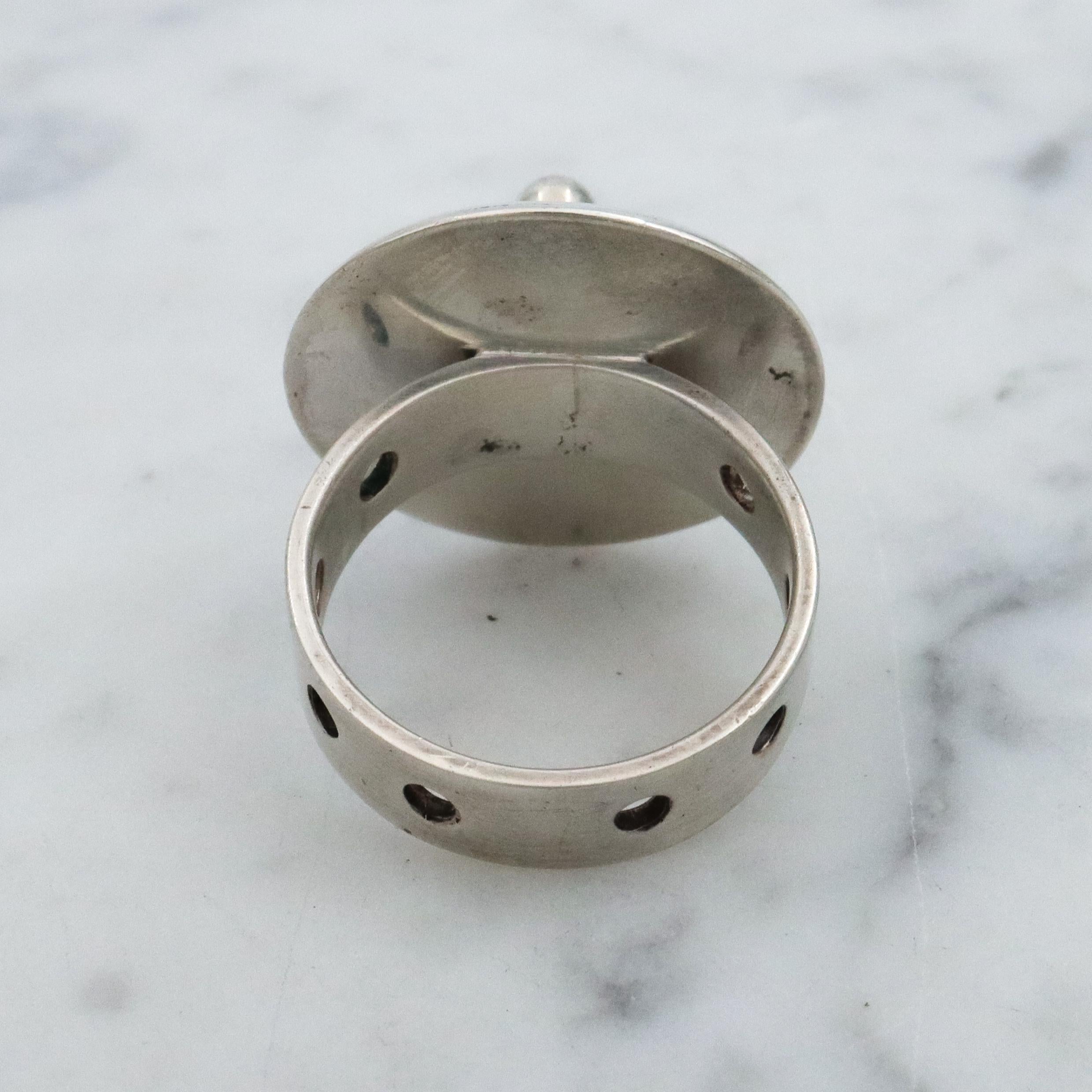 Modernist sculptural sterling disc ring, size 7
