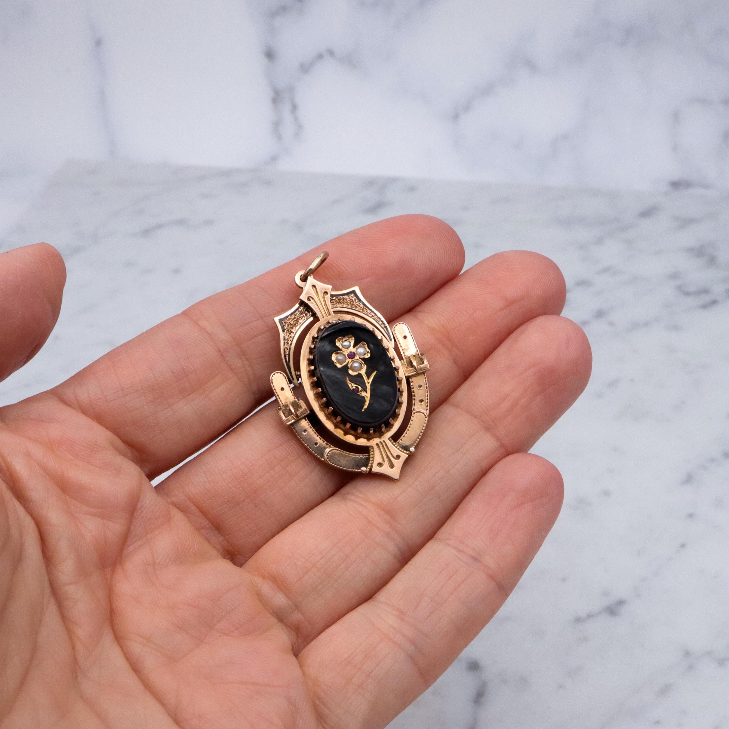 Victorian 14k gold & onyx pearl flower mourning pendant/brooch