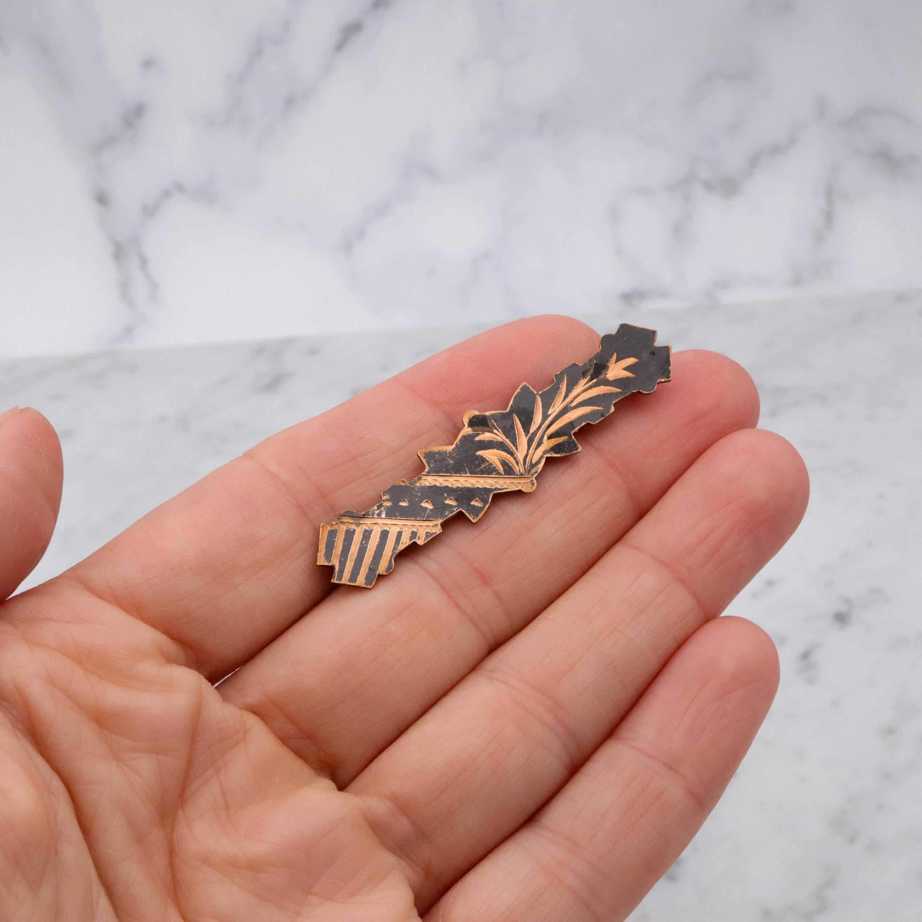 Antique Aesthetic era niello enamelled gold filled bar pin