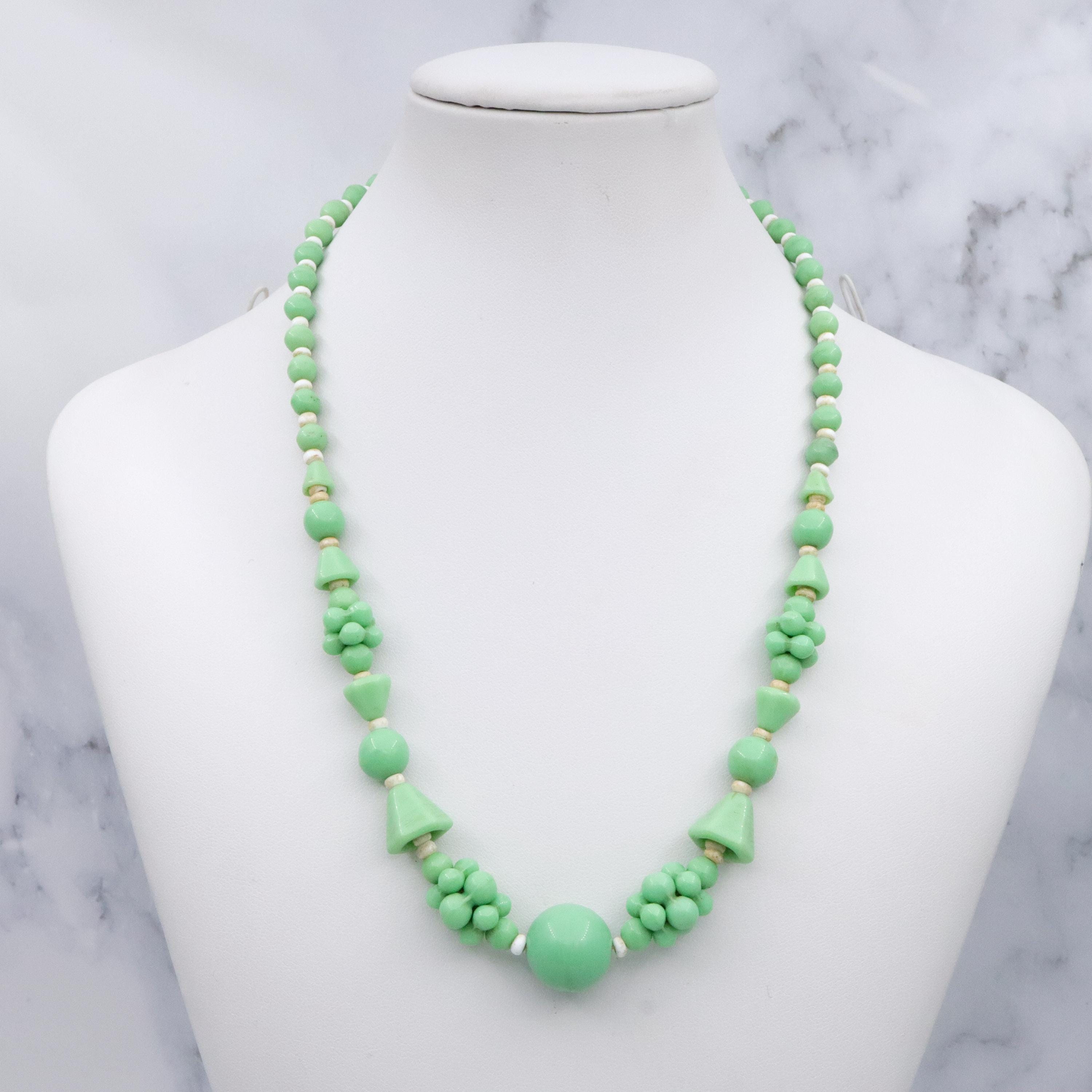 Antique Art Deco mint green jade glass beaded necklace