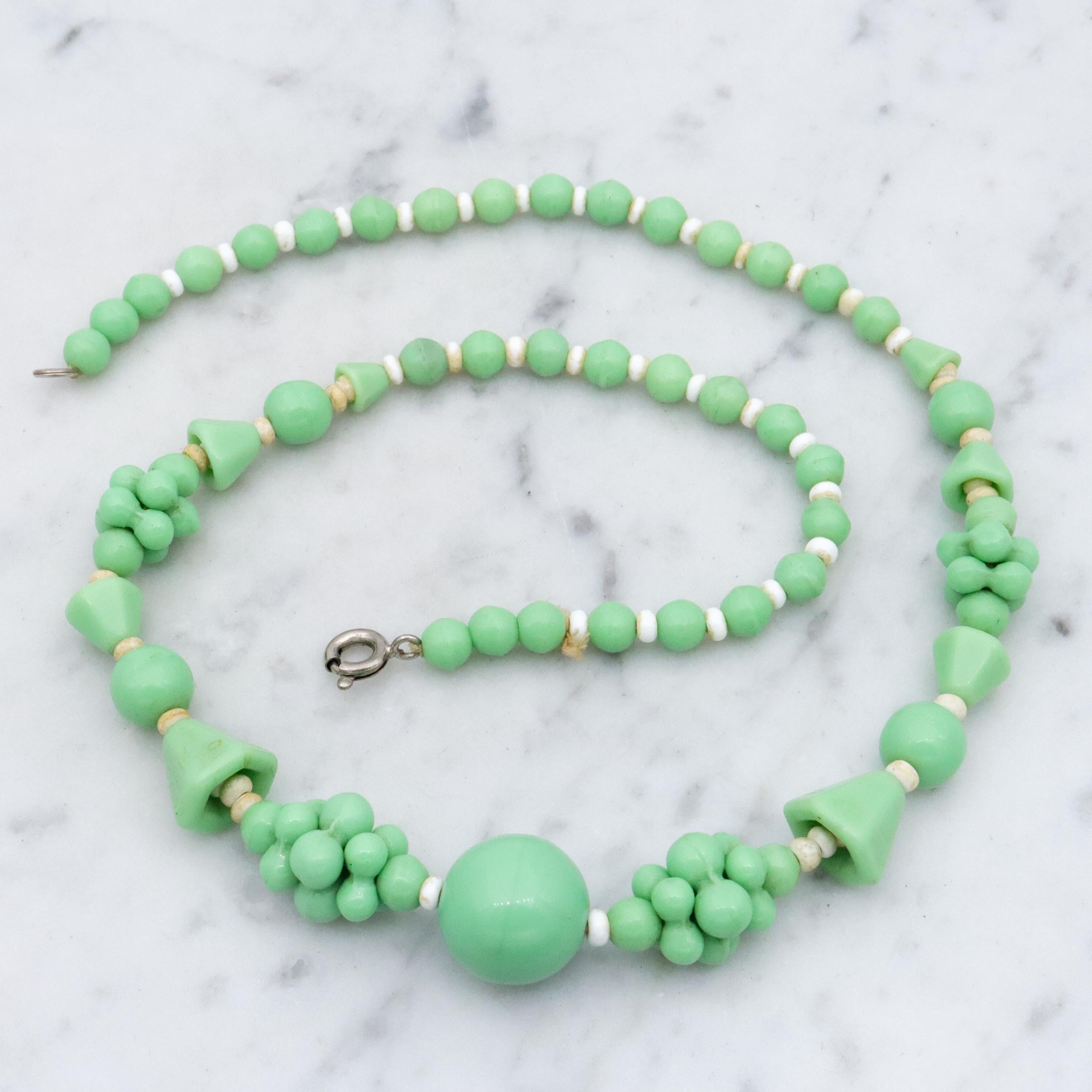 Antique Art Deco mint green jade glass beaded necklace