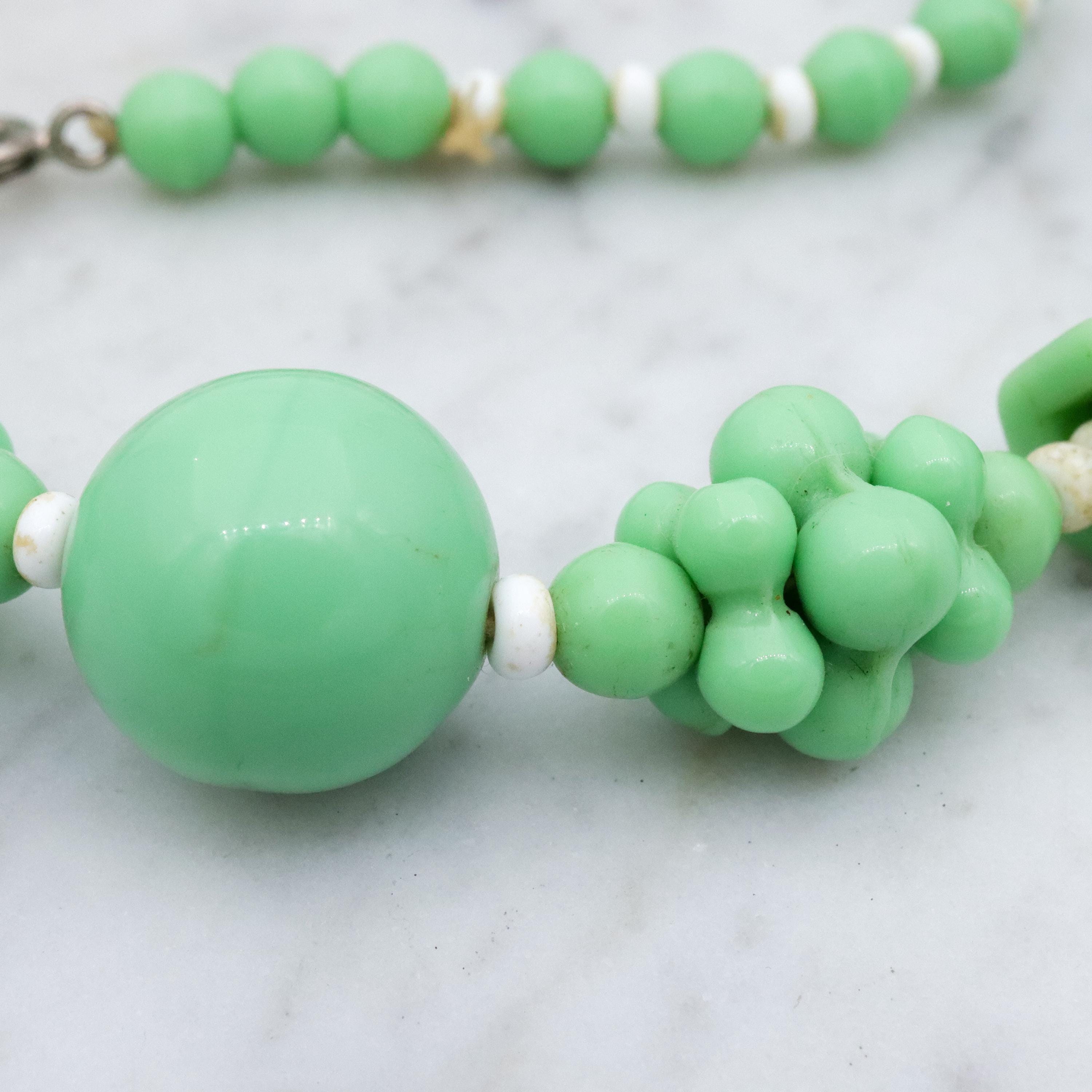 Antique Art Deco mint green jade glass beaded necklace