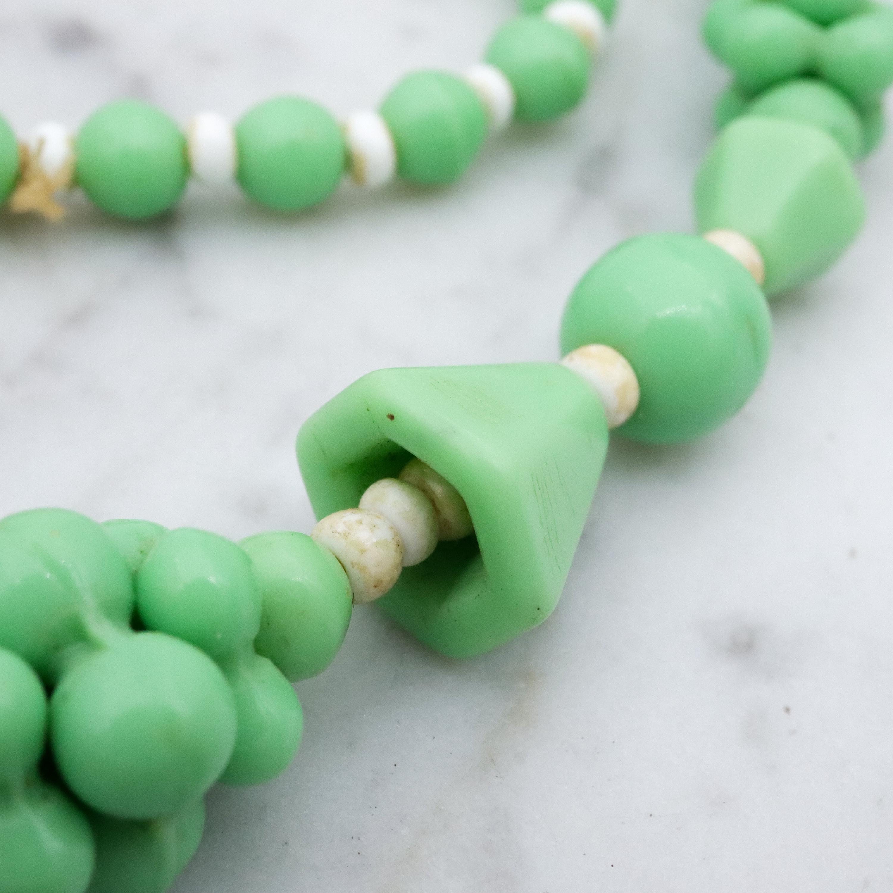 Antique Art Deco mint green jade glass beaded necklace