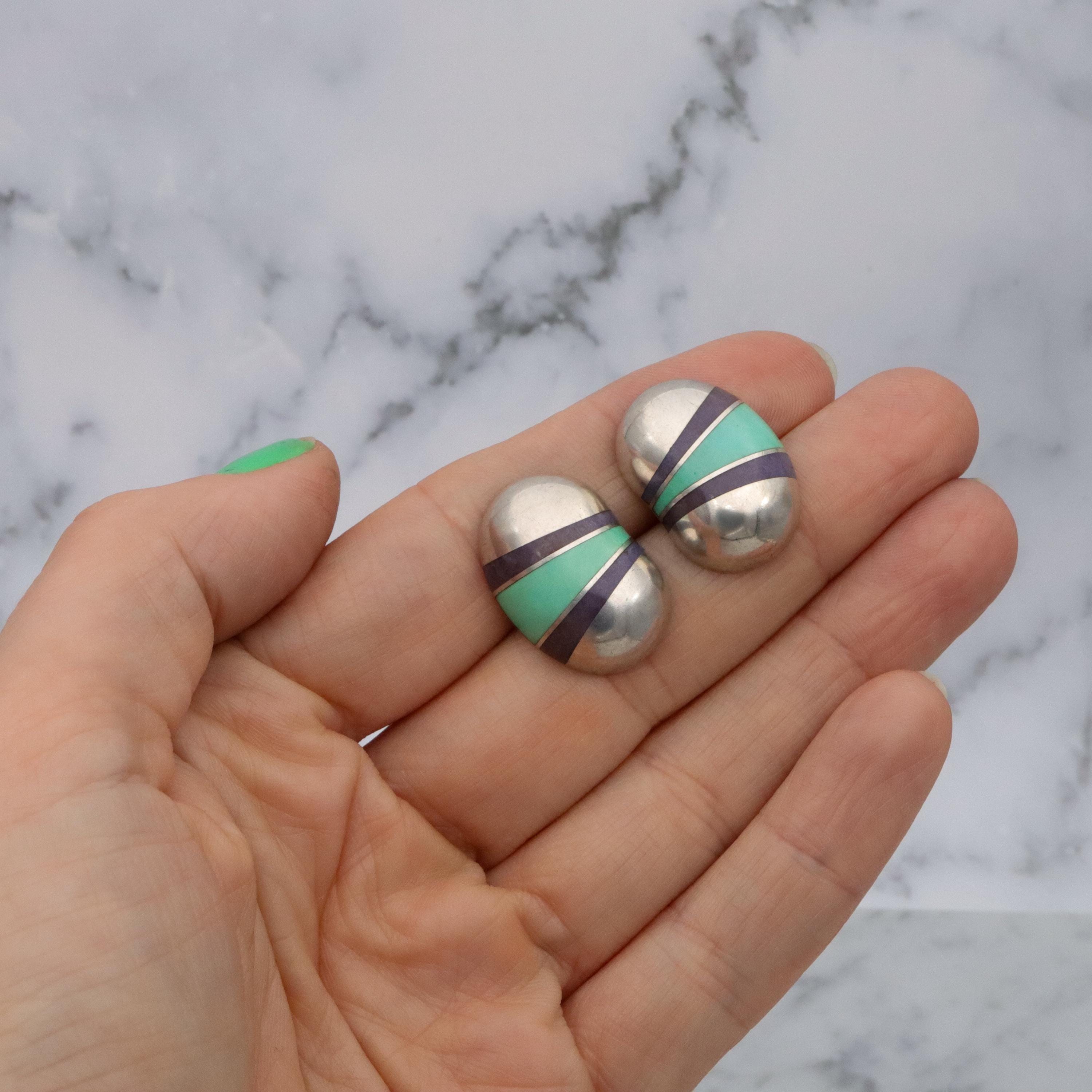 Vintage Valerie Jo Coulson gemstone inlaid sterling bean earrings
