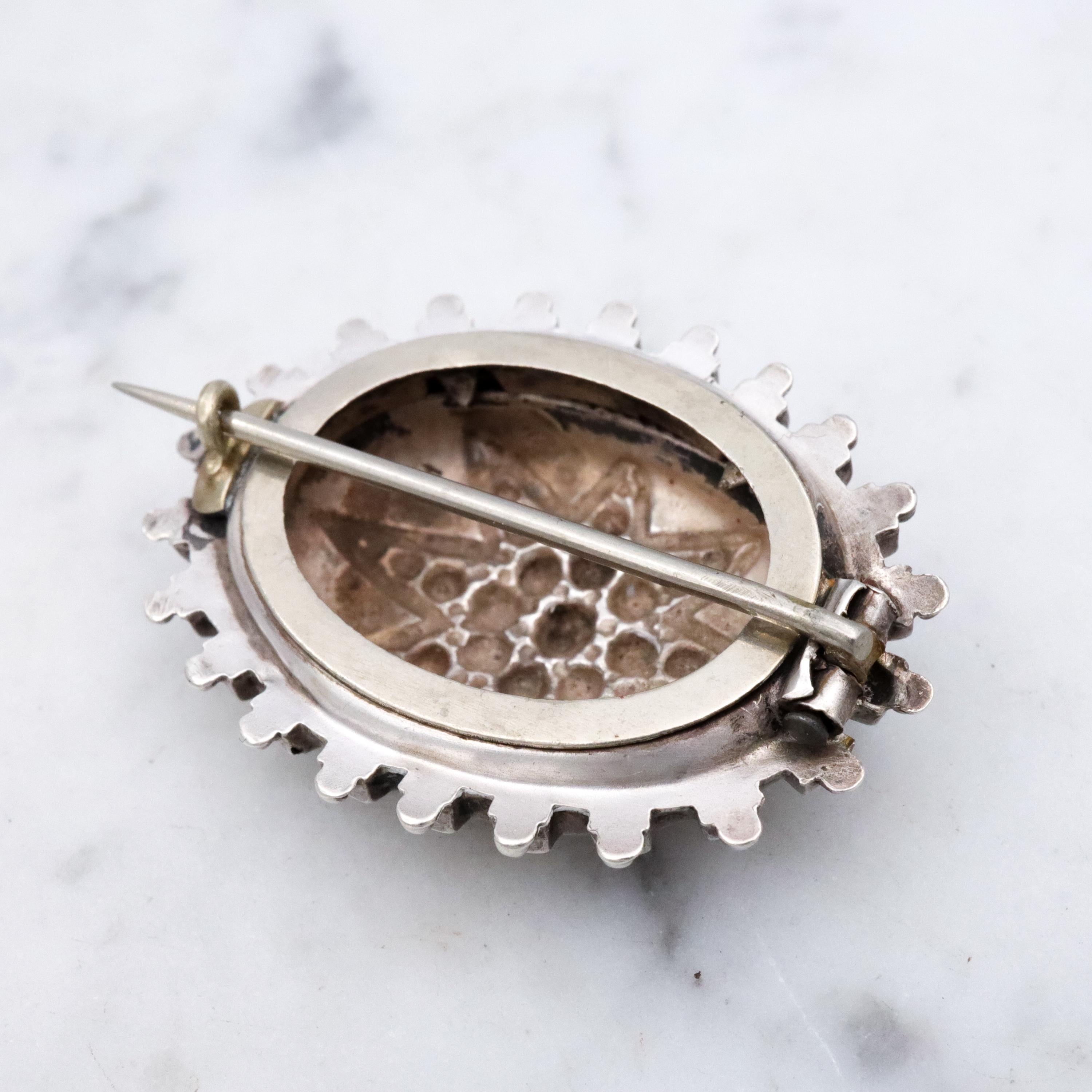 Aesthetic Movement Victorian sterling star & bead oval brooch