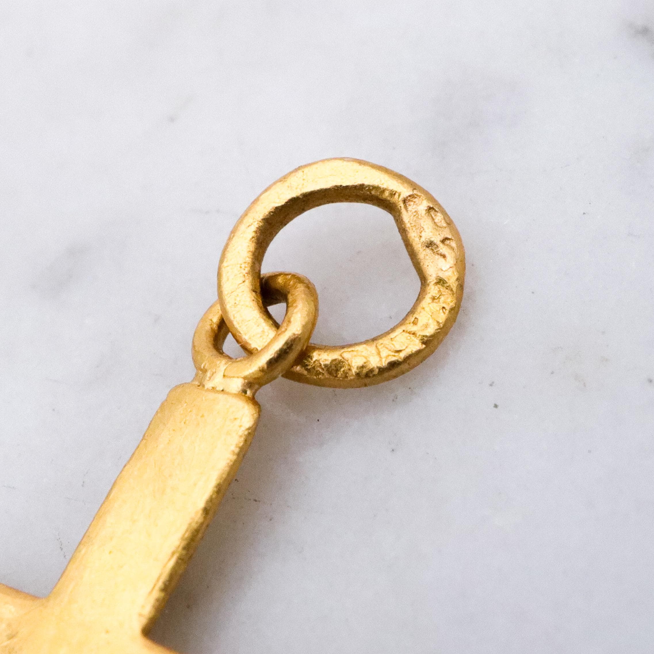 Vintage 22k gold crucifix cross pendant