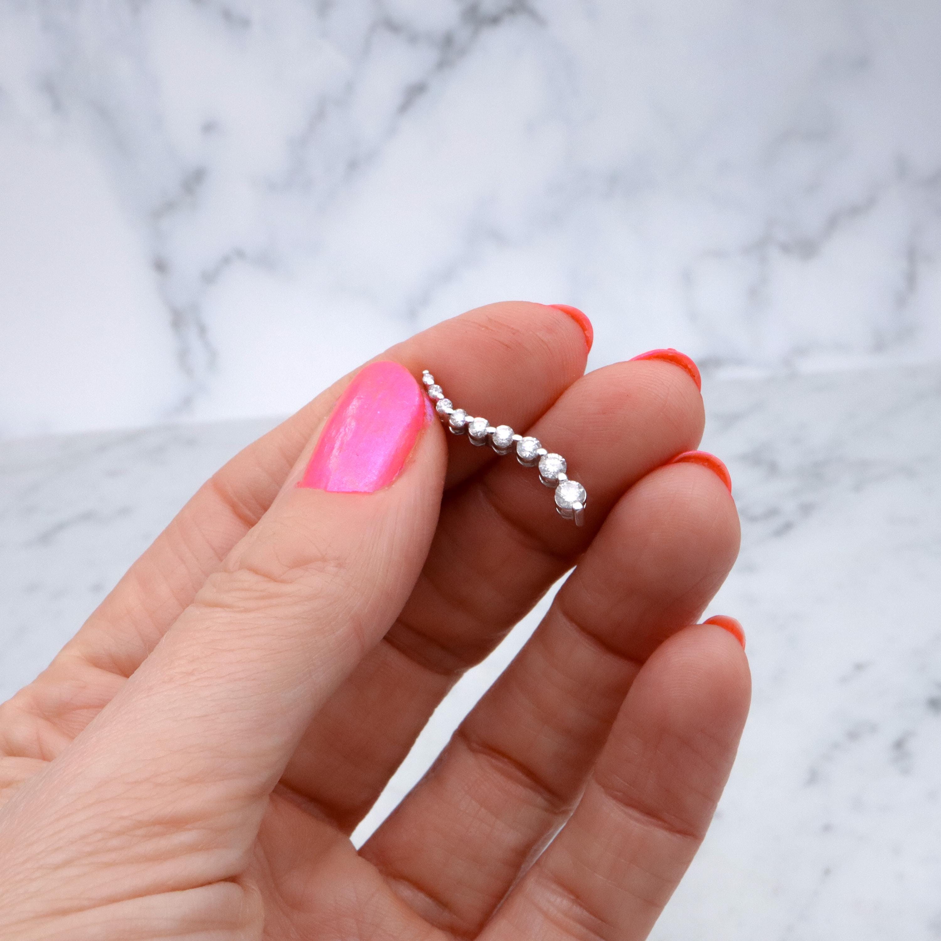 Vintage 14k white gold S-curve diamond journey pendant